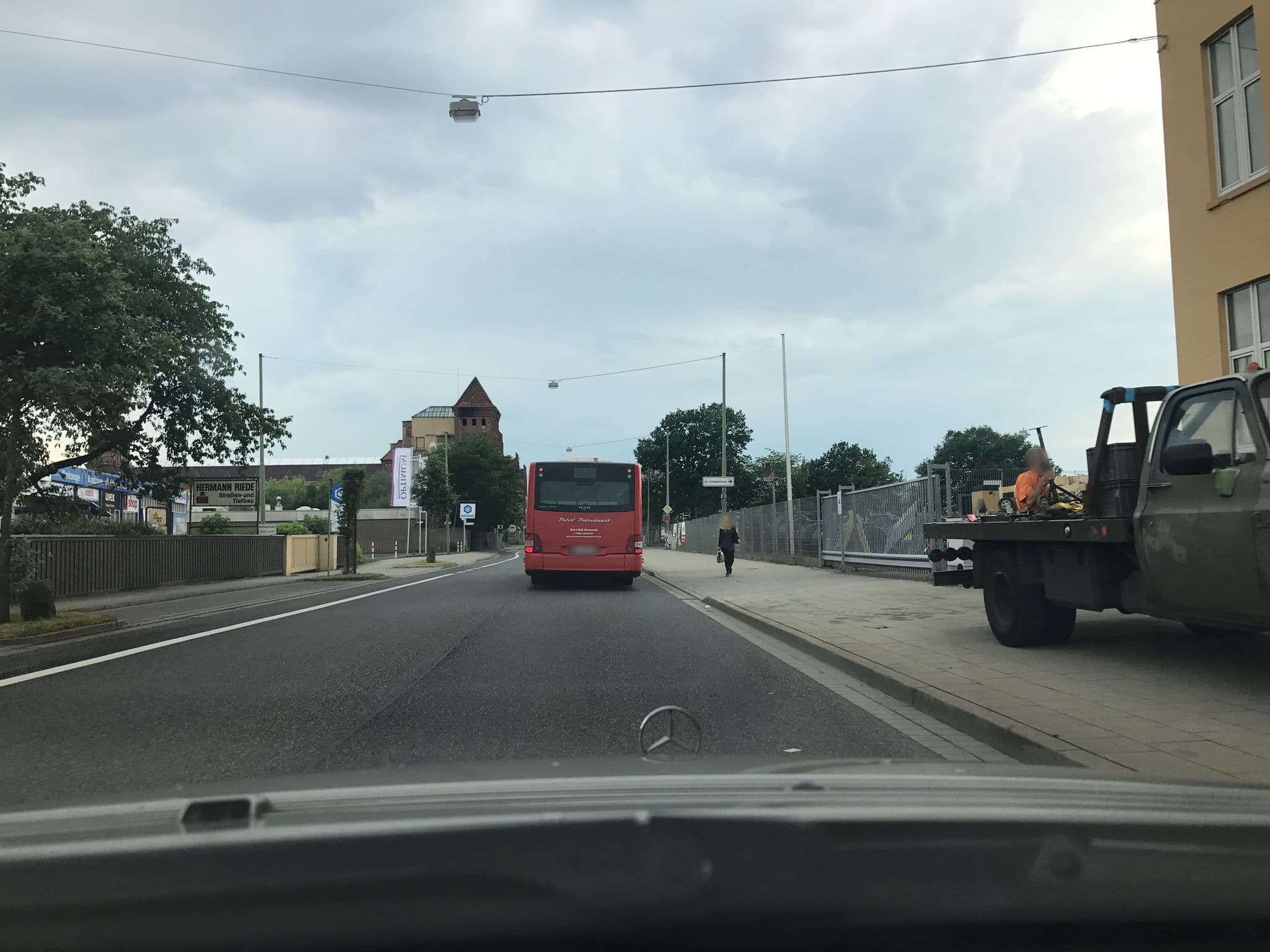 Street view near Sandershaus, Kassel — © saschahaberkorn (CC BY-SA · Mapillary)