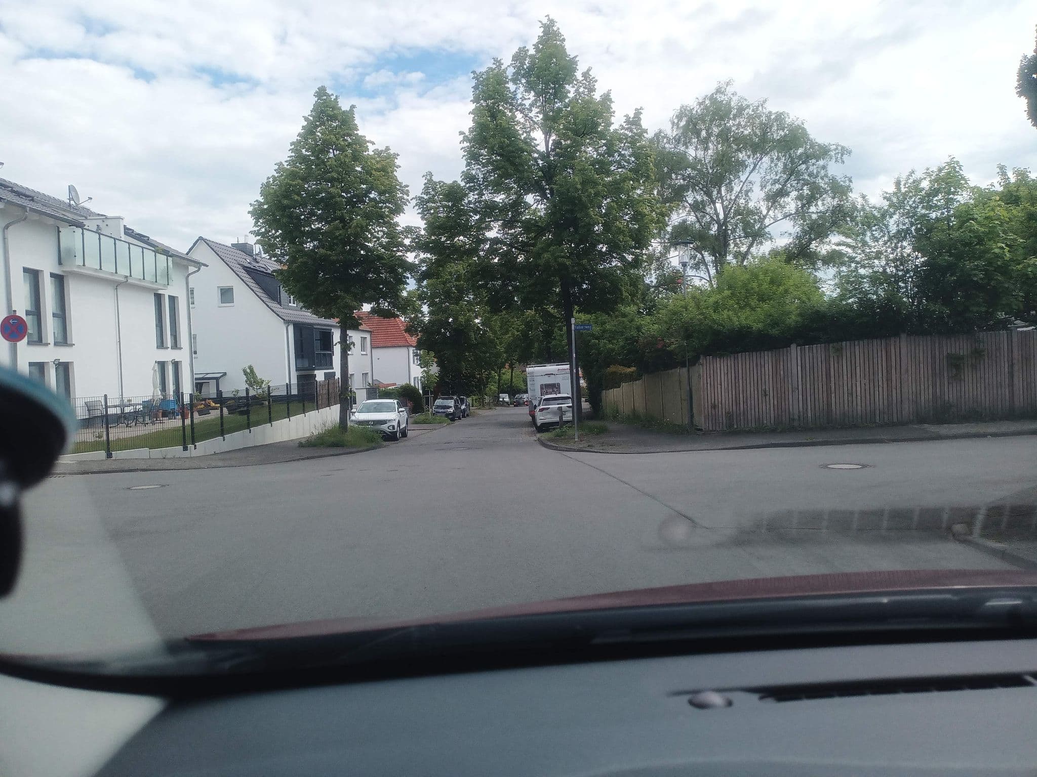 Street view near Hotel & Restaurant Lindenhof, Vellmar — © sehfahrer (CC BY-SA · Mapillary)