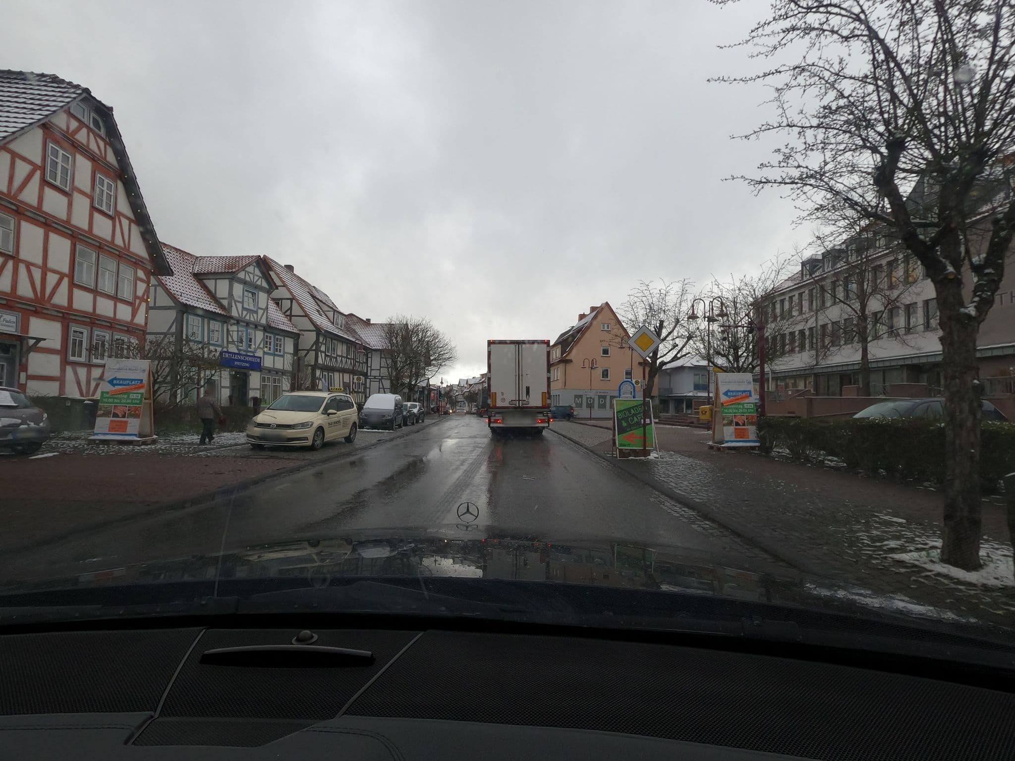 Street view near Tresor, Kaufungen — © saschahaberkorn (CC BY-SA · Mapillary)