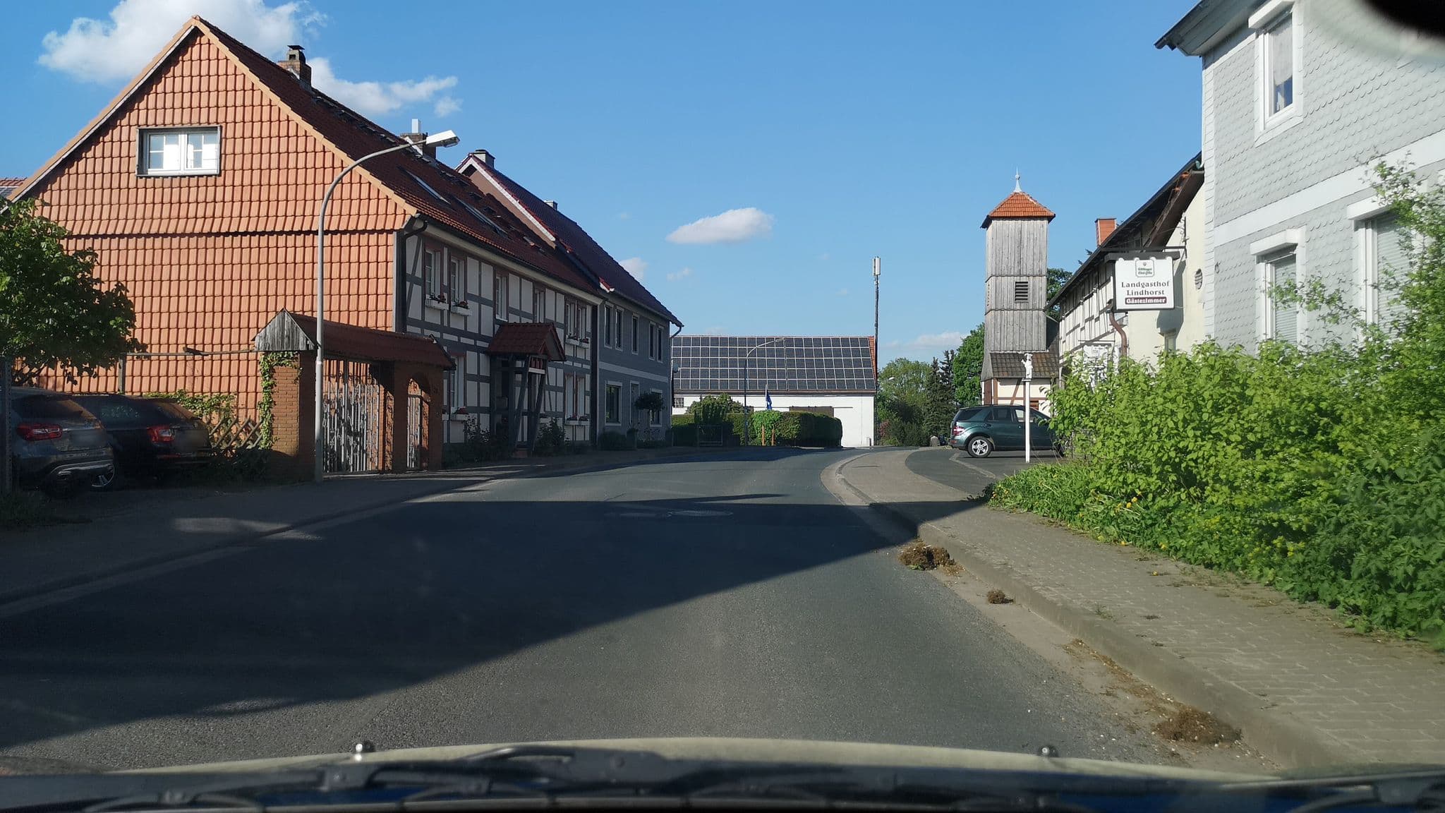 Street view near Landgasthof Zur Linde, Dransfeld — © cageythree (CC BY-SA · Mapillary)