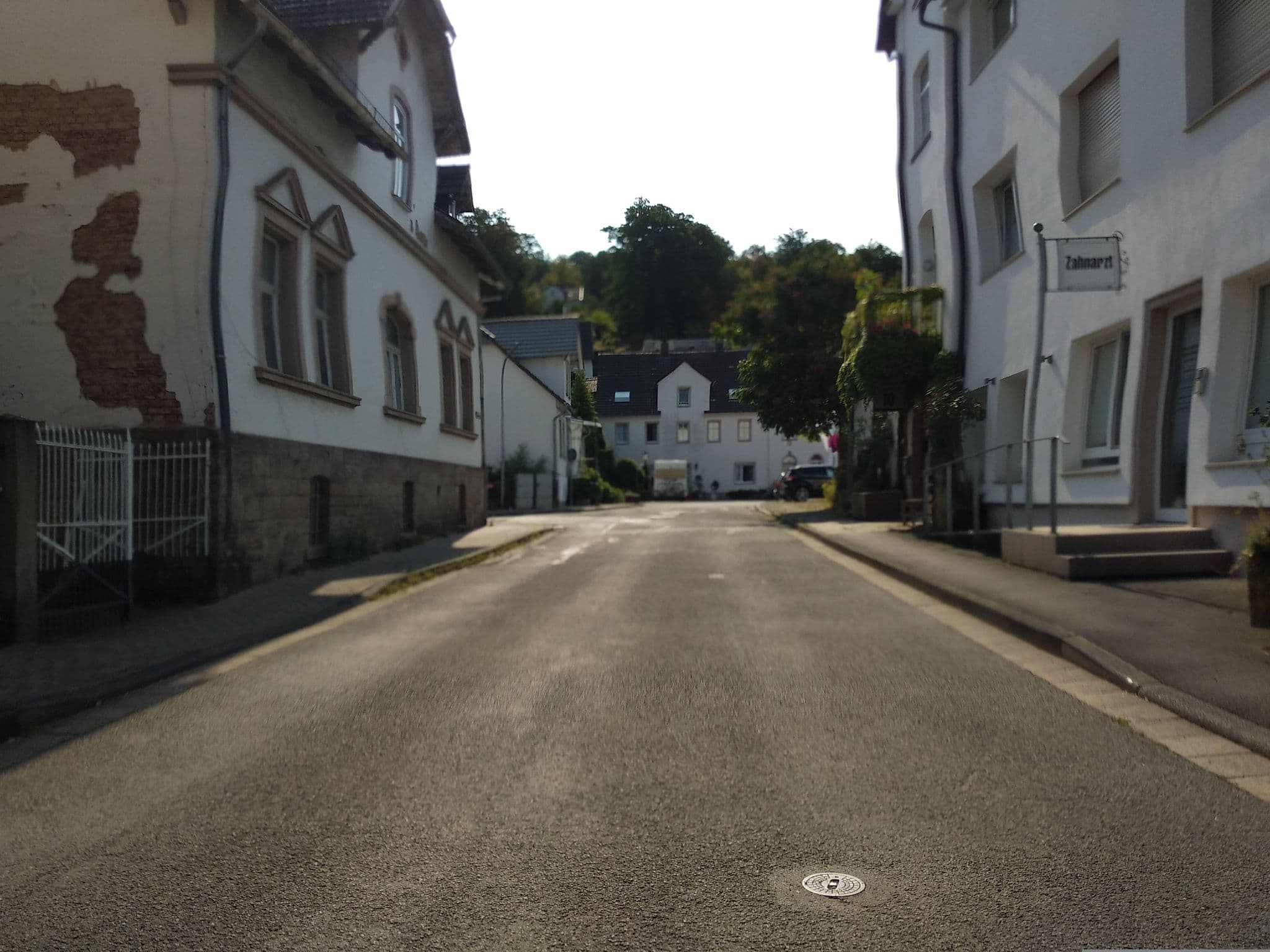 Street view near Pension Hoffmann, Bad Karlshafen — © steinm (CC BY-SA · Mapillary)