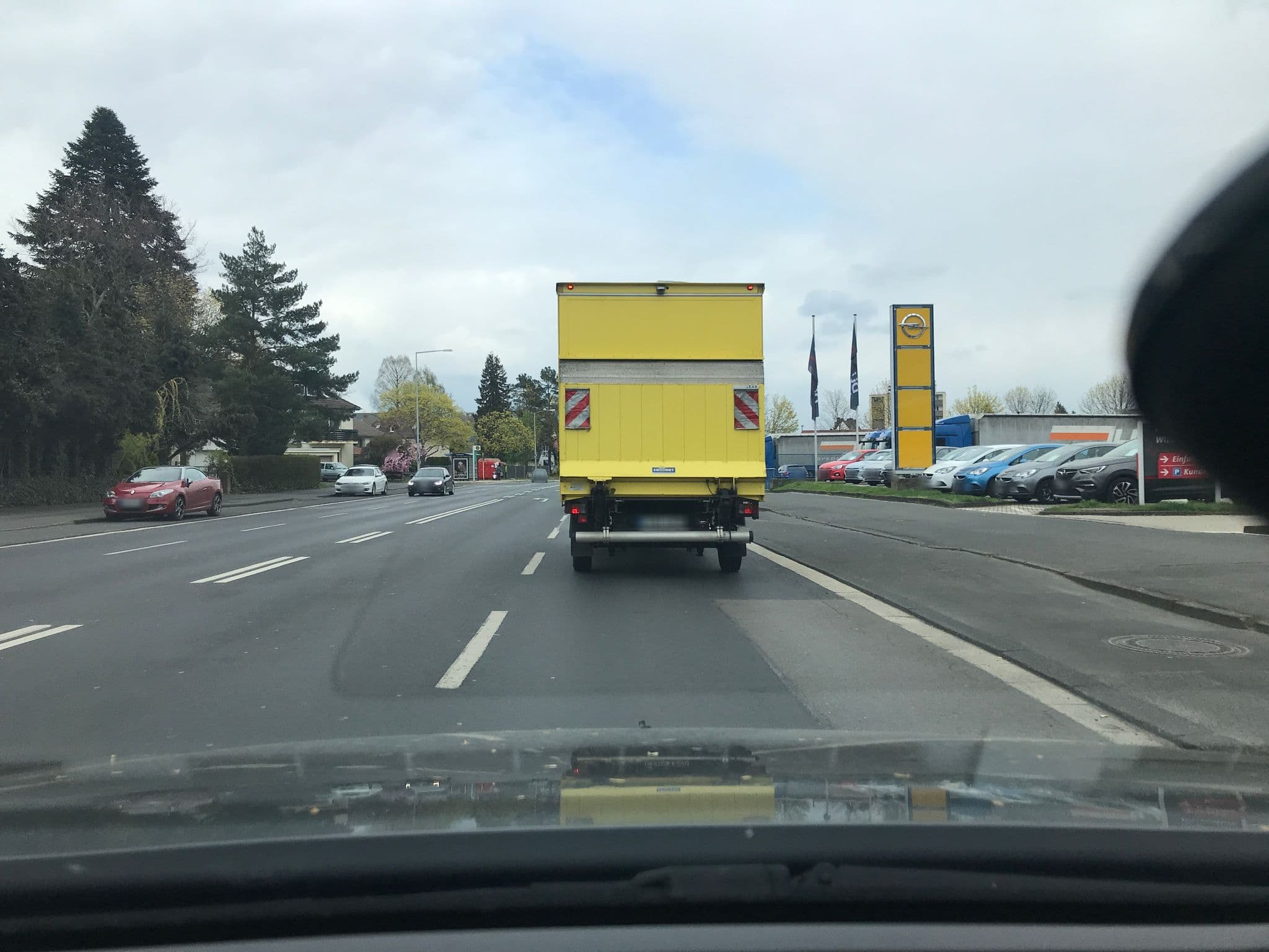 Street view near Moorhof Westerbeck GmbH, Kassel — © saschahaberkorn (CC BY-SA · Mapillary)