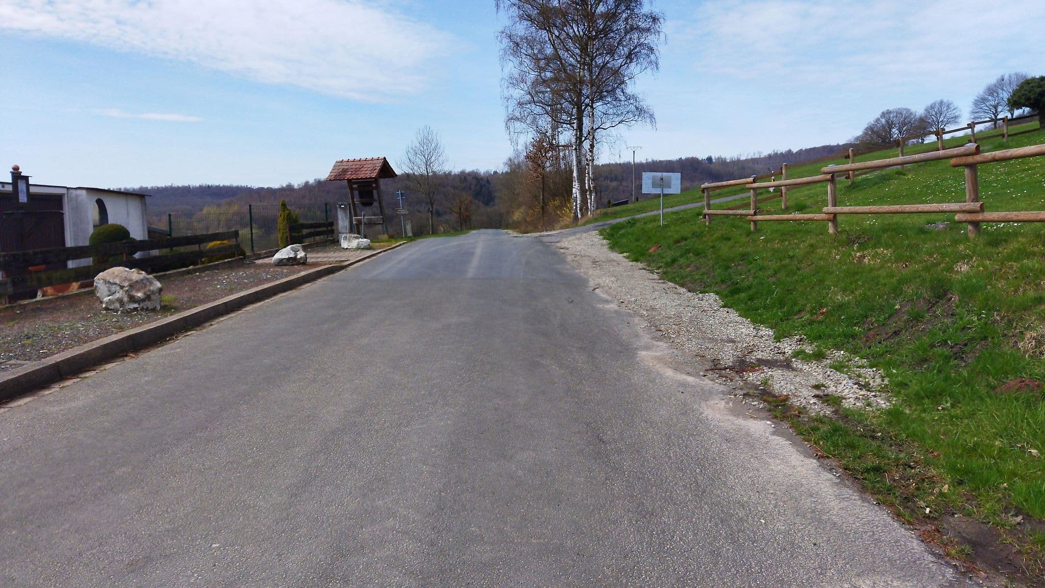 Street view near Pension Kirchhoff, Bodenfelde — © changchun1 (CC BY-SA · Mapillary)
