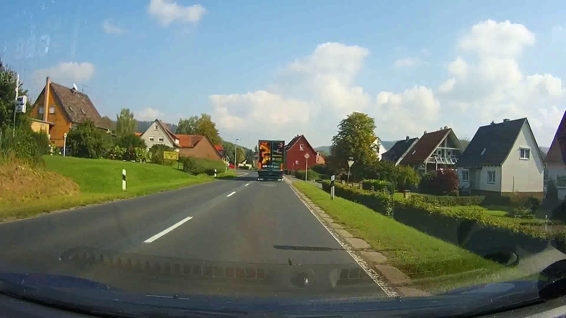 Street view near Landhotel Sonnenschein Inh. Iris Götemann, Uslar — © cageythree (CC BY-SA · Mapillary)
