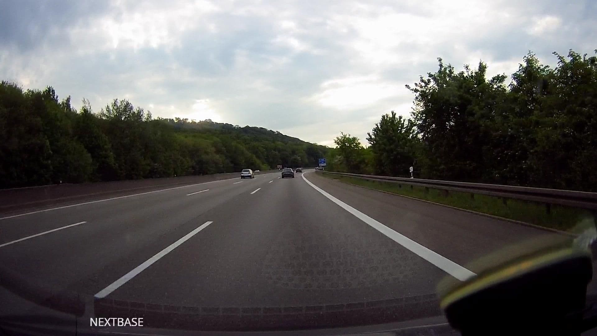 Street view near Gaestehaus Hanna, Baunatal — © derlipper (CC BY-SA · Mapillary)