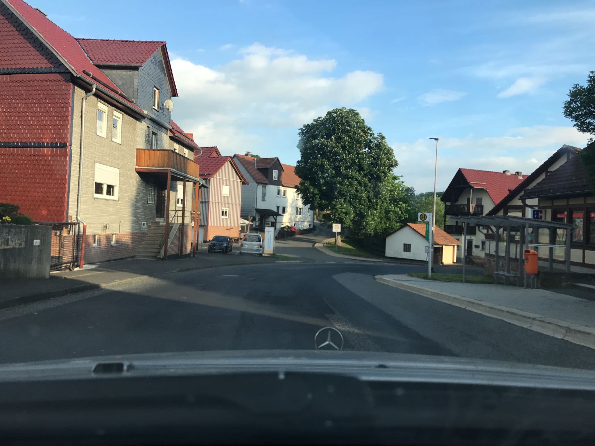 Street view near Zum Söhrewald, Körle — © saschahaberkorn (CC BY-SA · Mapillary)