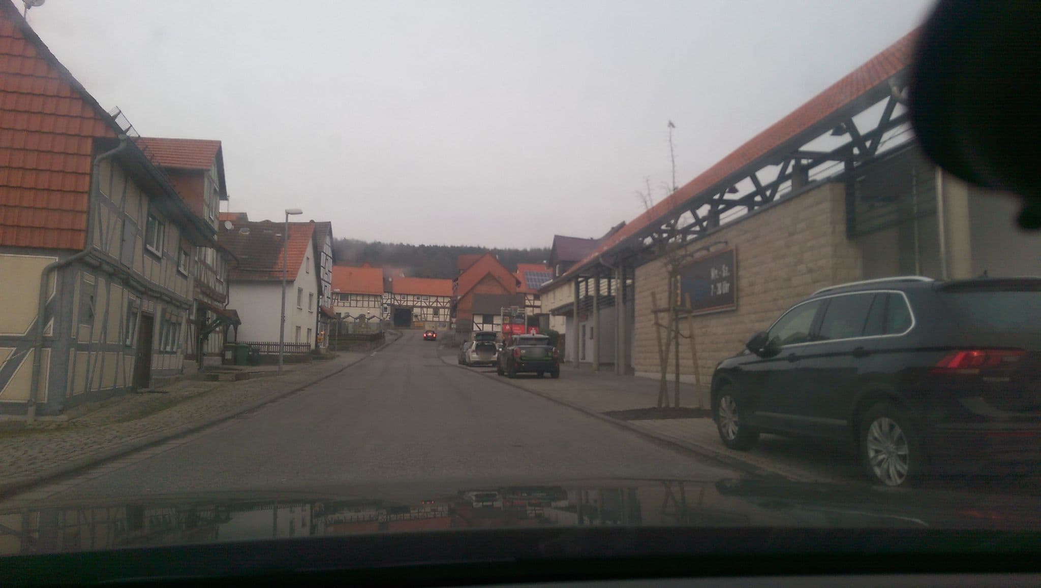 Street view near Gasthaus Zum Niestetal, Kaufungen — © live (CC BY-SA · Mapillary)