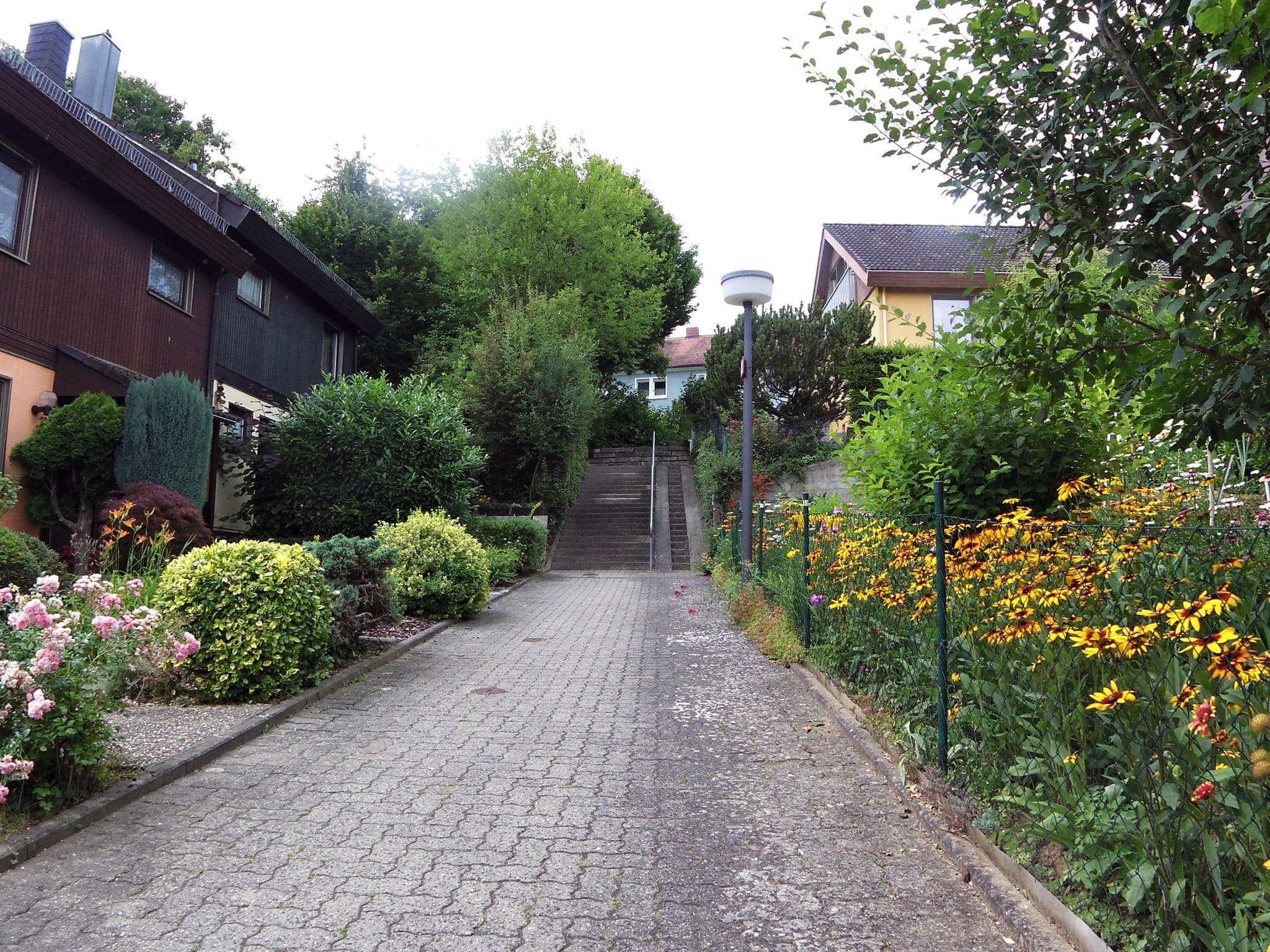 Street view near Appartement Ilse Herbert Würzburg, Randersacker — © zoegglmeyr (CC BY-SA · Mapillary)