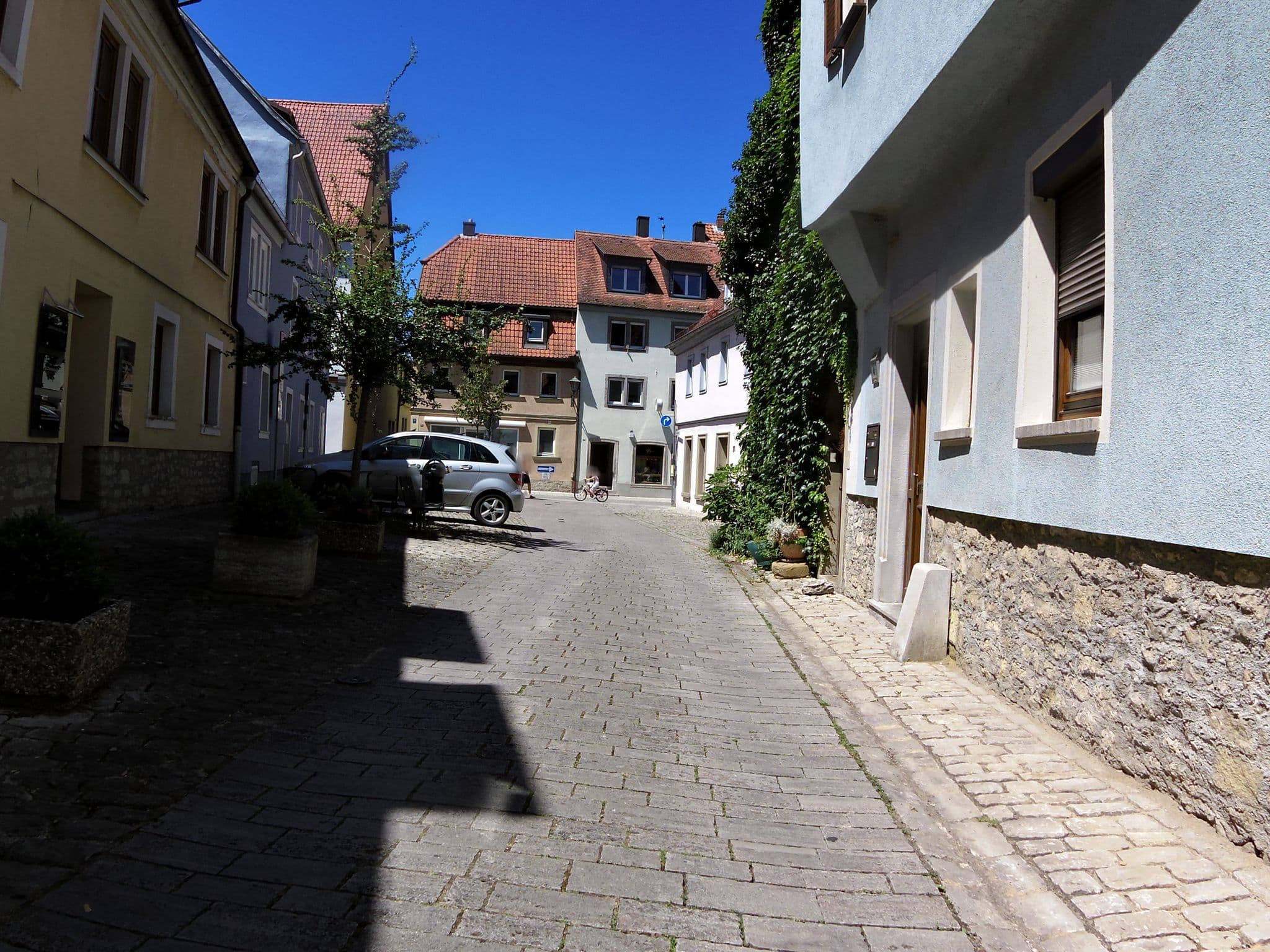 Street view near Ferienwohnung am Schlössle Wilhelm, Ochsenfurt — © zoegglmeyr (CC BY-SA · Mapillary)