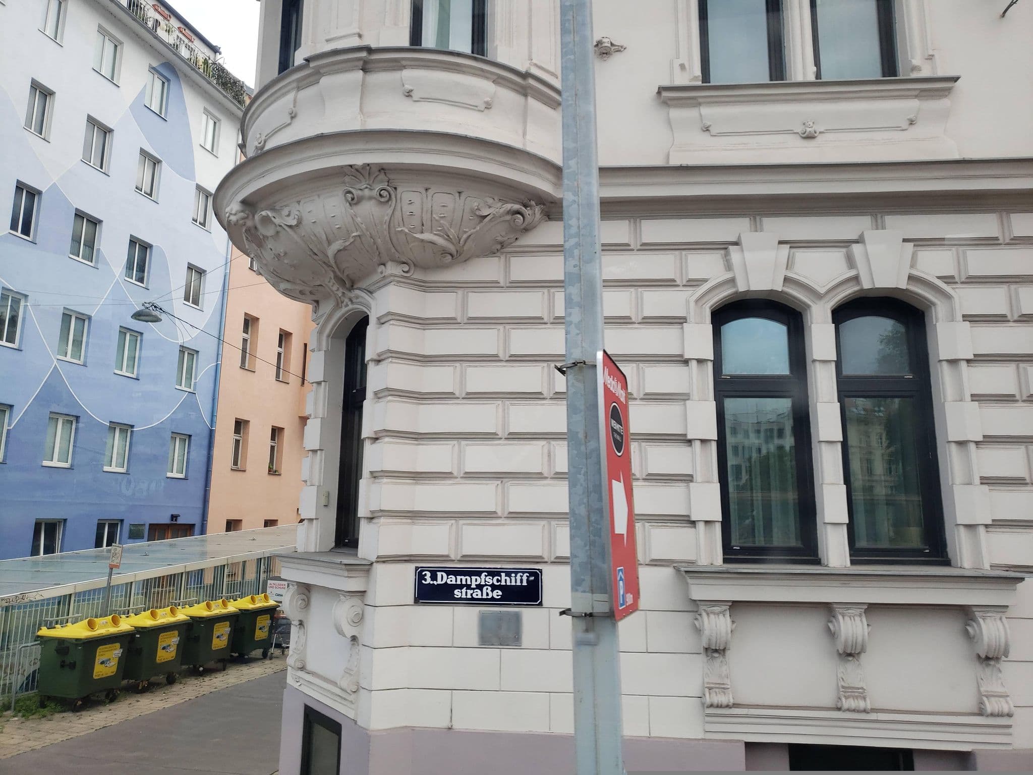 Street view near Hotel Urania, Landstraße — © mapfool (CC BY-SA · Mapillary)