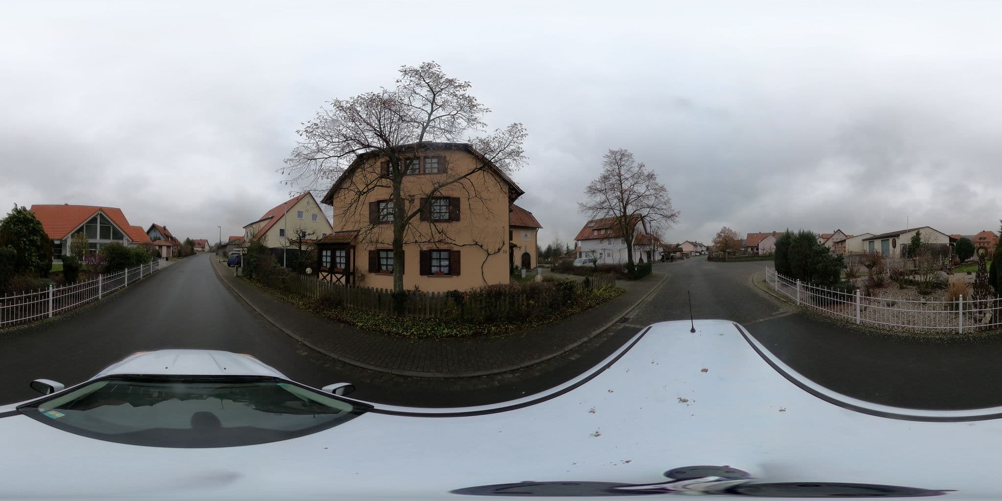 Street view near Hotel Bocksbeutelherberge, Sommerach — © npmp (CC BY-SA · Mapillary)
