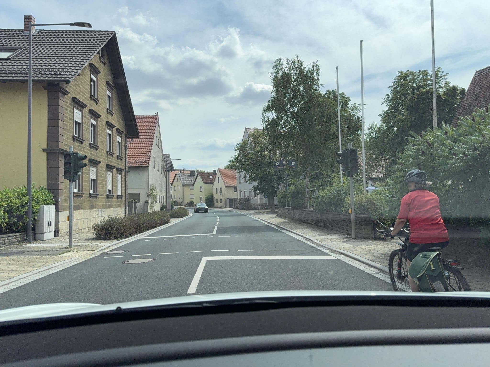 Street view near Weinbau Dürr, Martinsheim — © ottor (CC BY-SA · Mapillary)
