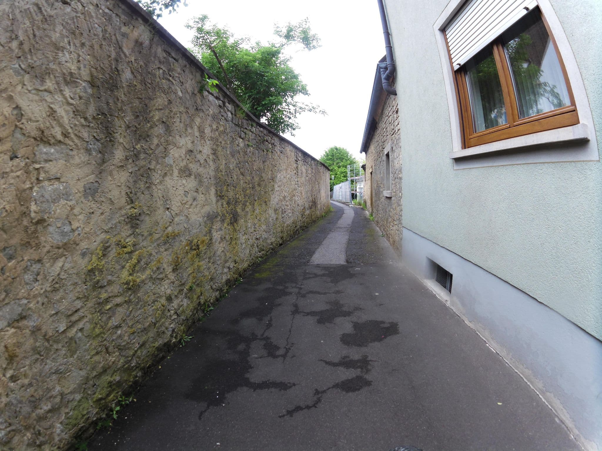 Street view near Villa Sommerach Hotel garni-Cafe Holger und Marianne Denecke, Sommerach — © zoegglmeyr1 (CC BY-SA · Mapillary)