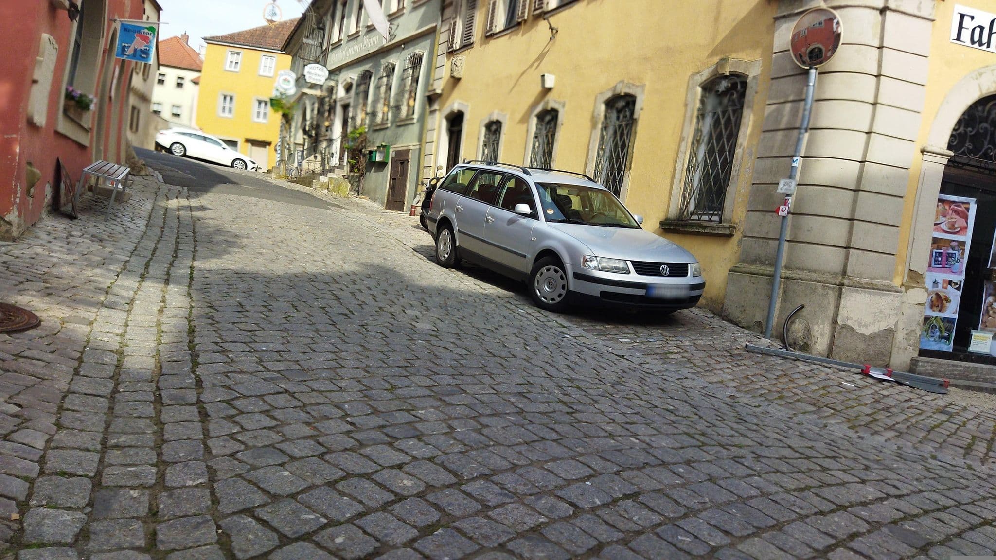 Street view near Gasthof Zum Grünen Baum, Dettelbach — © changchun1 (CC BY-SA · Mapillary)