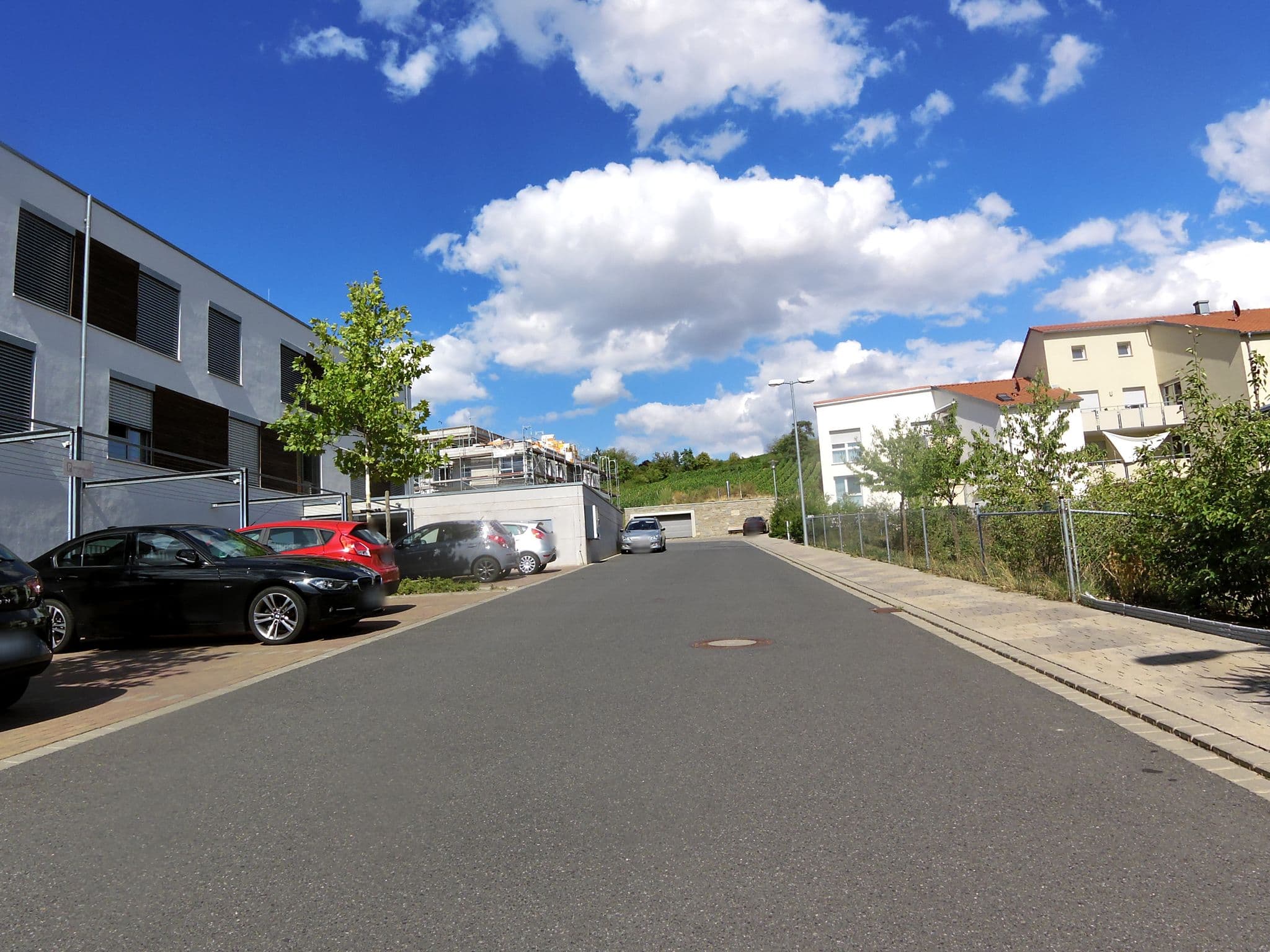 Street view near Kappelenberg Hotel, Eibelstadt — © zoegglmeyr (CC BY-SA · Mapillary)