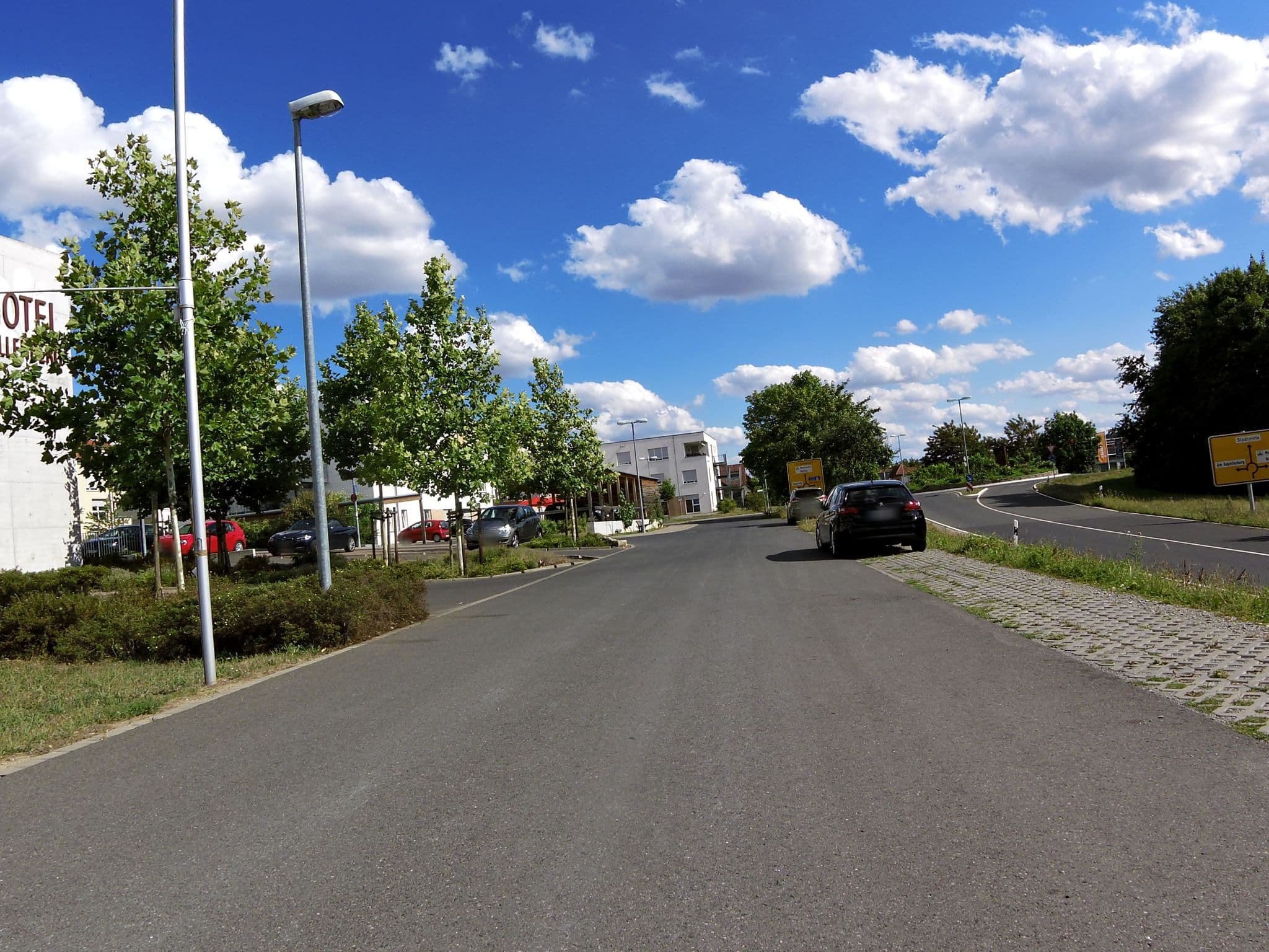 Street view near KAPELLENBERG.dasHOTEL, Eibelstadt — © zoegglmeyr (CC BY-SA · Mapillary)
