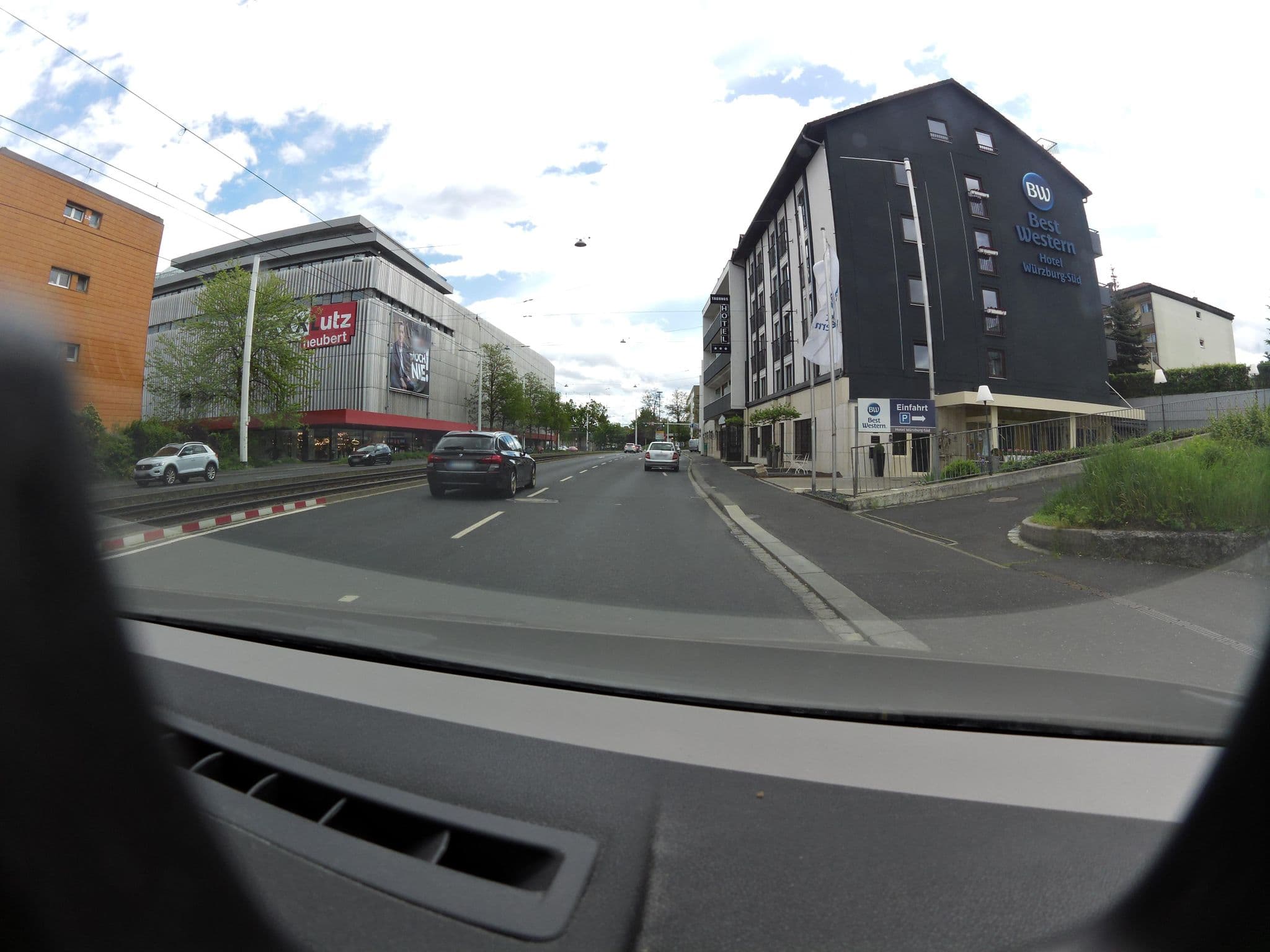 Street view near Best Western Hotel Wuerzburg Sued, Randersacker — © zoegglmeyr1 (CC BY-SA · Mapillary)