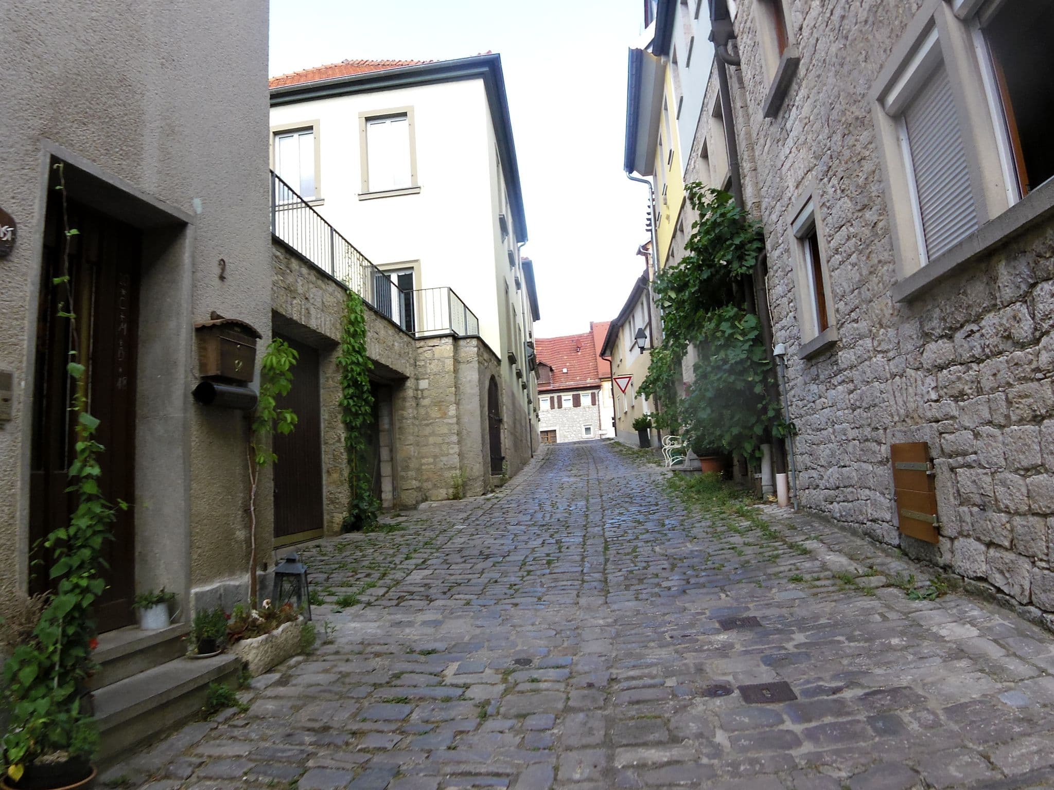 Street view near Nikolaus Hupp, Eibelstadt — © zoegglmeyr (CC BY-SA · Mapillary)