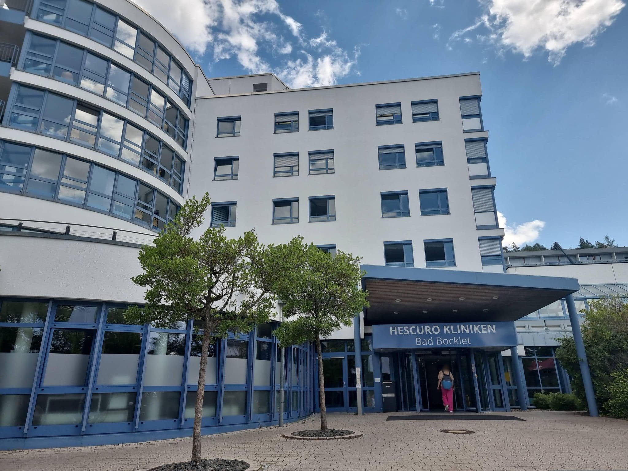 Street view near Parksanatorium Am Rehazentrum Bad Bocklet, Bad Bocklet — © BerndGo64 (CC BY-SA · Mapillary)