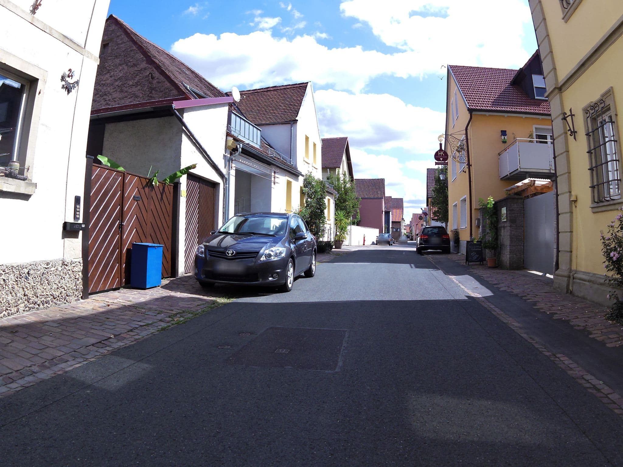 Street view near Pension Kram, Volkach — © zoegglmeyr (CC BY-SA · Mapillary)