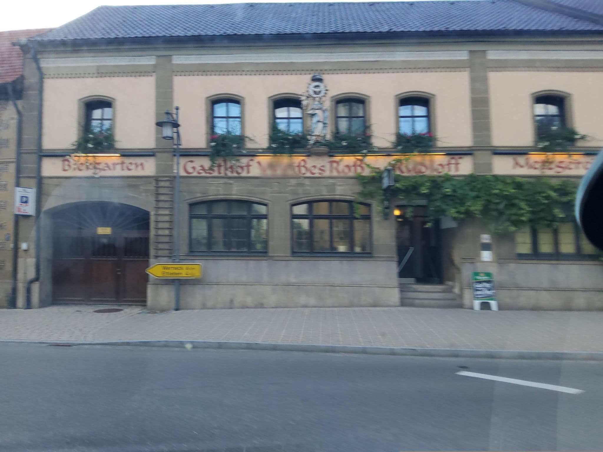 Street view near Zum Weissen Ross, Bergrheinfeld — © AndyKing (CC BY-SA · Mapillary)
