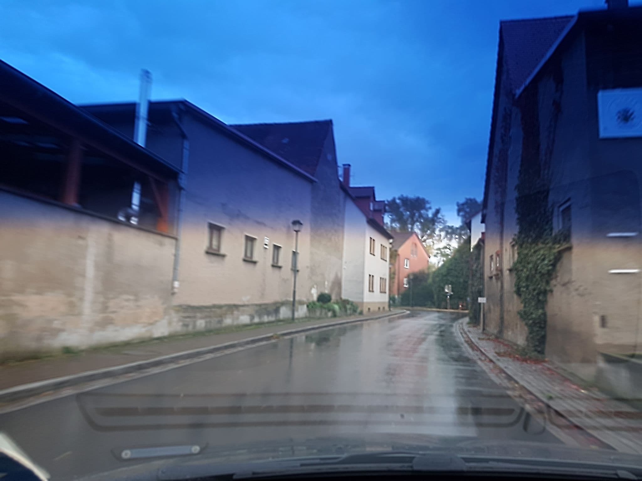 Street view near Gasthof Wiesneth, Pommersfelden — © r66 (CC BY-SA · Mapillary)