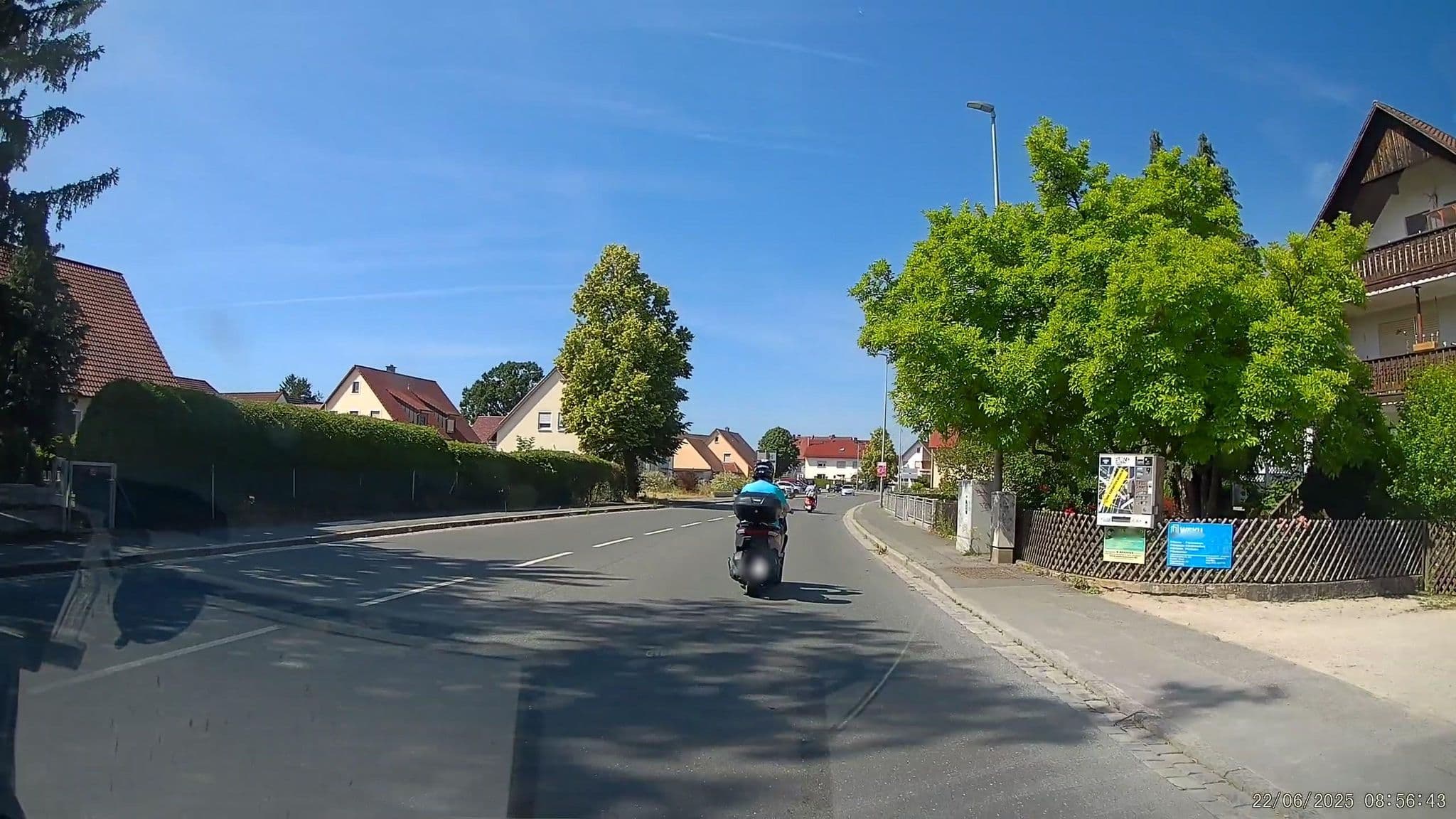Street view near Hotel Egloffstein, Großenseebach — © bravewaffle (CC BY-SA · Mapillary)