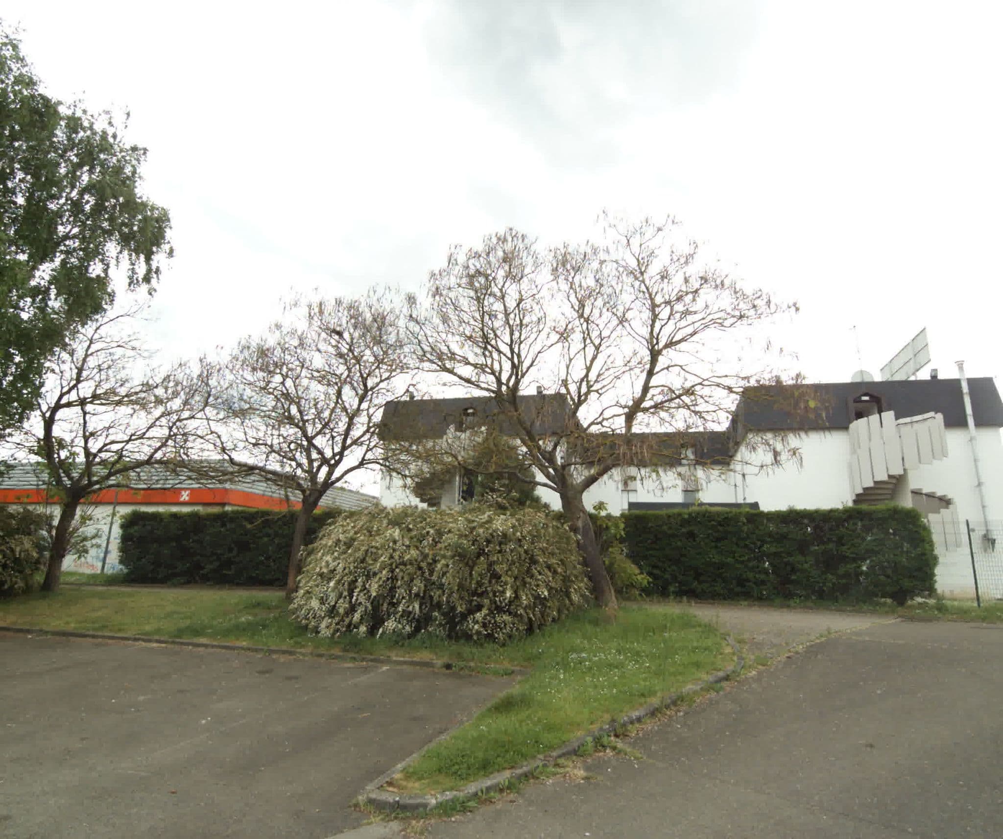 Street view near Hôtel Confotel, Bouafle — © sogefi (CC BY-SA · Mapillary)
