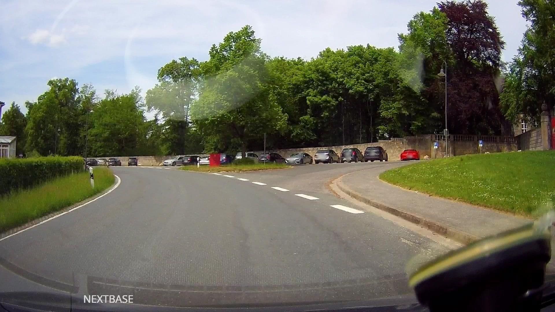Street view near Hotel Dorn, Pommersfelden — © derlipper (CC BY-SA · Mapillary)