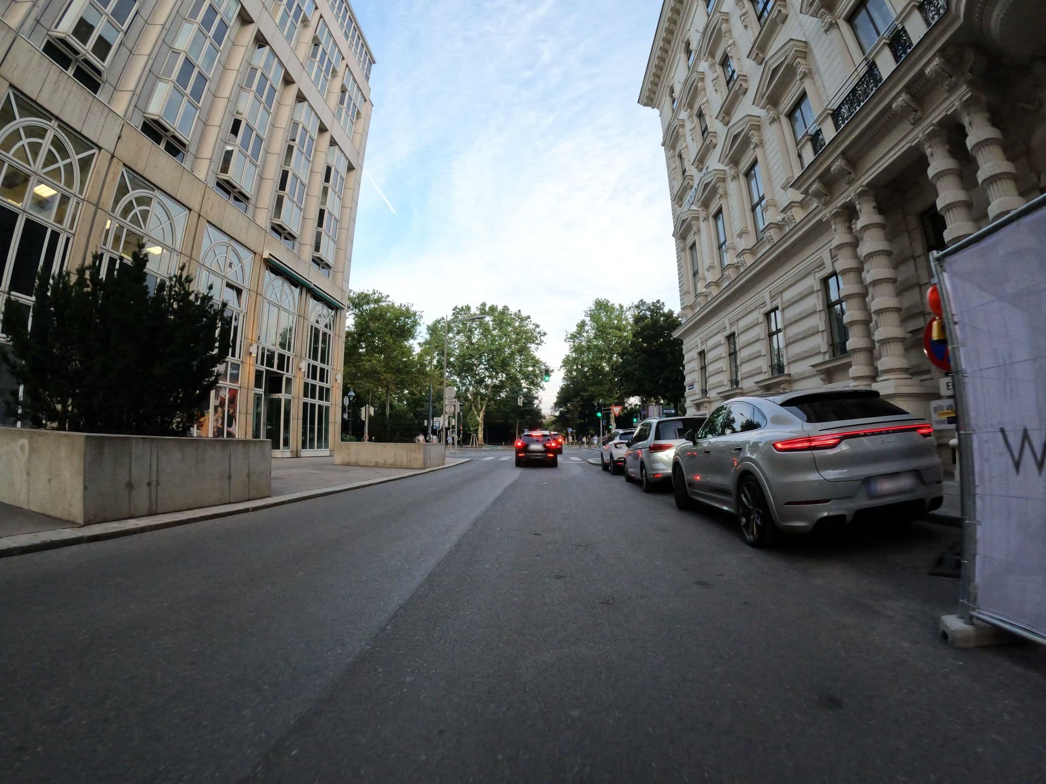 Street view near Vienna Marriott Hotel, Vienna — © erias (CC BY-SA · Mapillary)