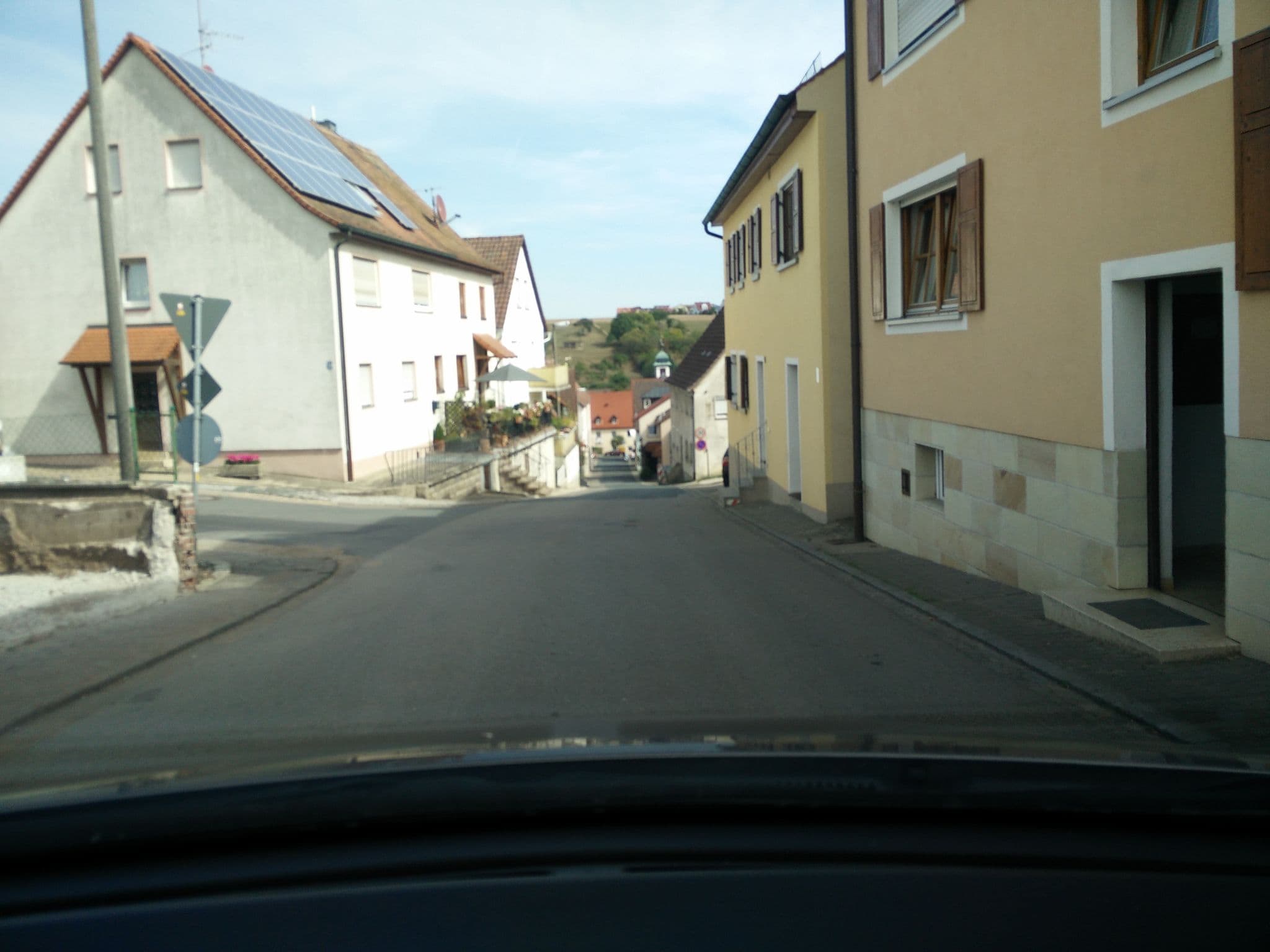 Street view near Gasthof Brennerei Stuben, Emskirchen — © gcklaus (CC BY-SA · Mapillary)