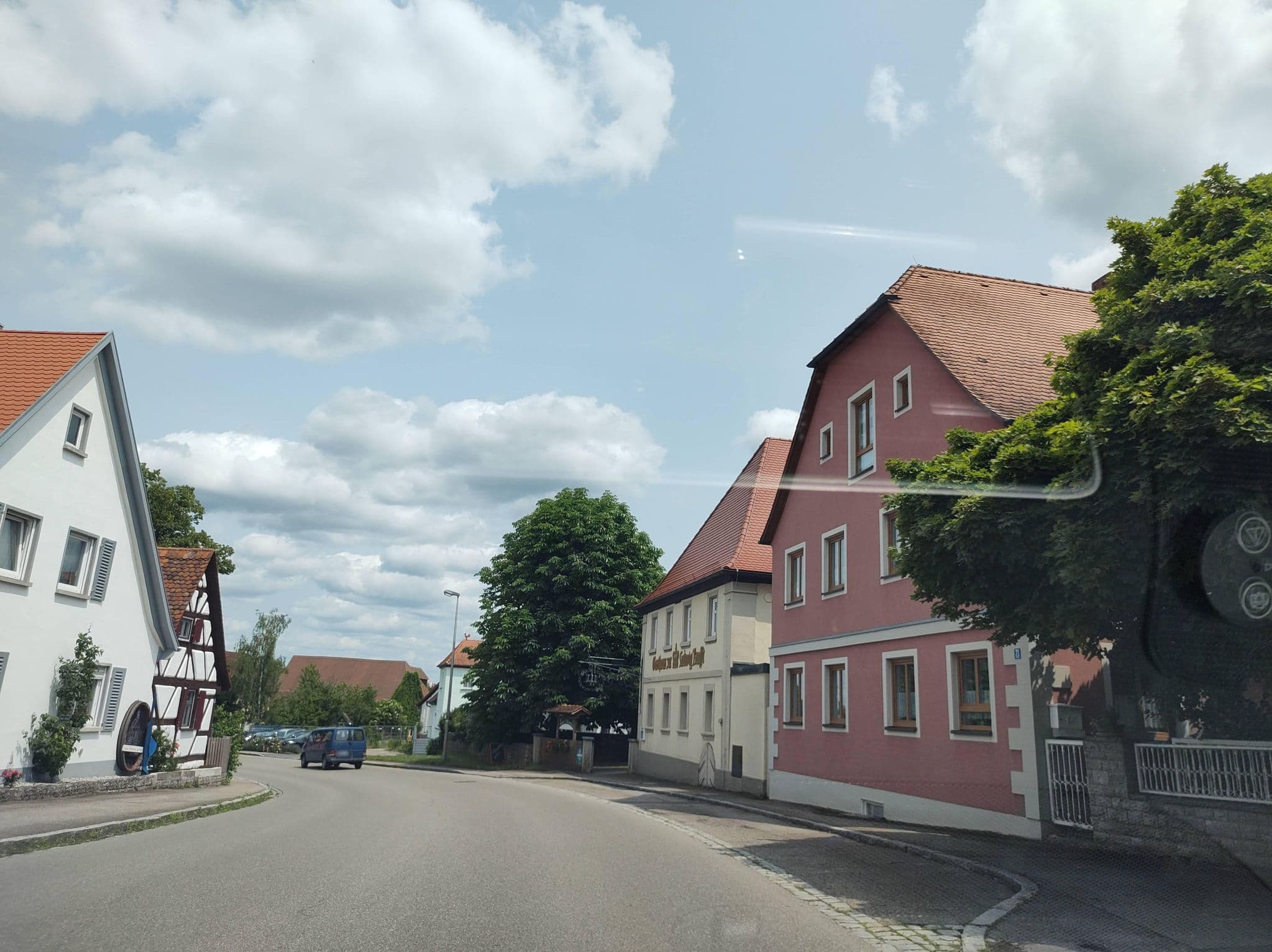 Street view near Dies & Fass, Ipsheim — © thetornado76 (CC BY-SA · Mapillary)