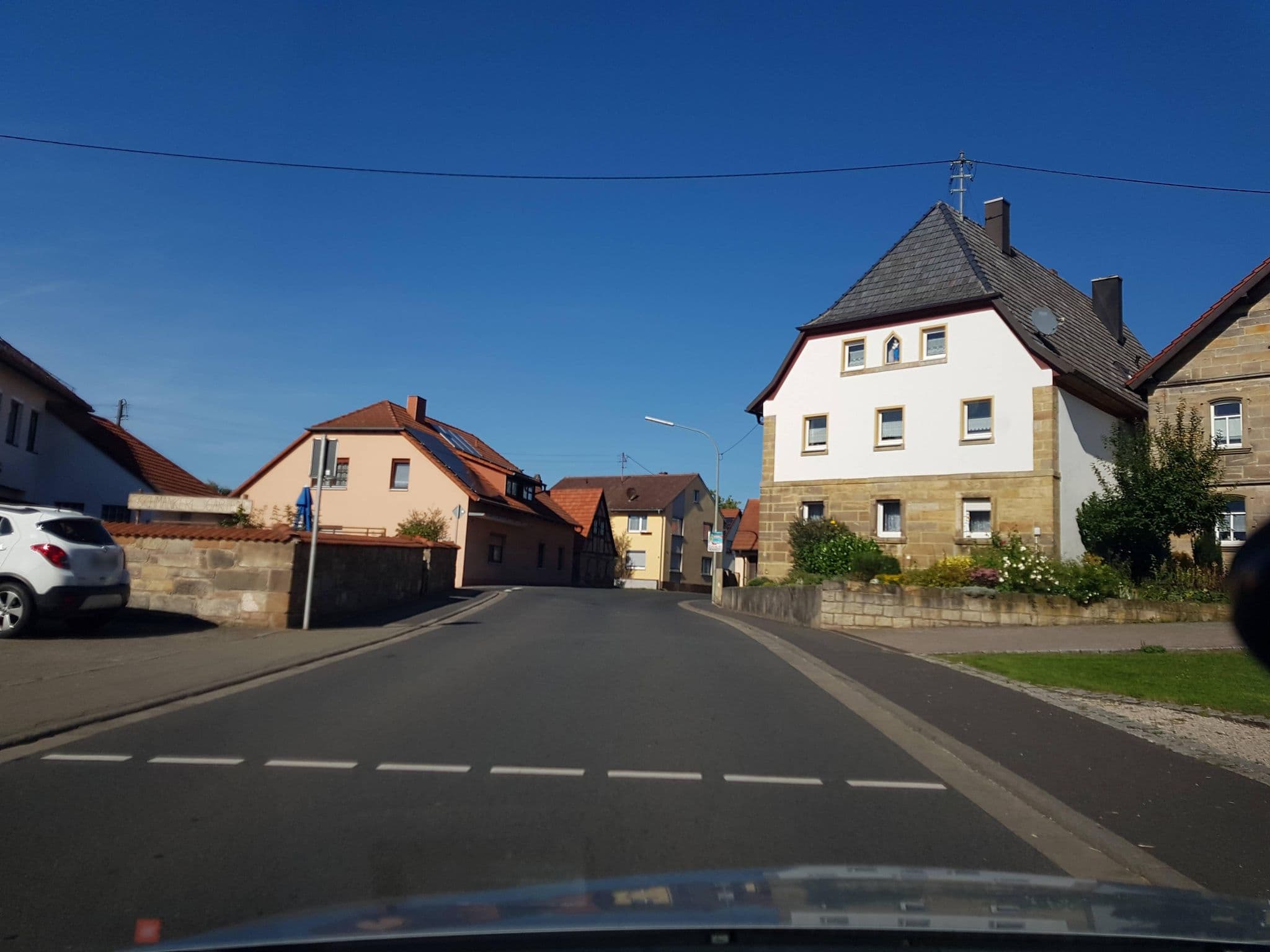 Street view near Zum Goldenen Adler, Pfarrweisach — © BerndGo64 (CC BY-SA · Mapillary)