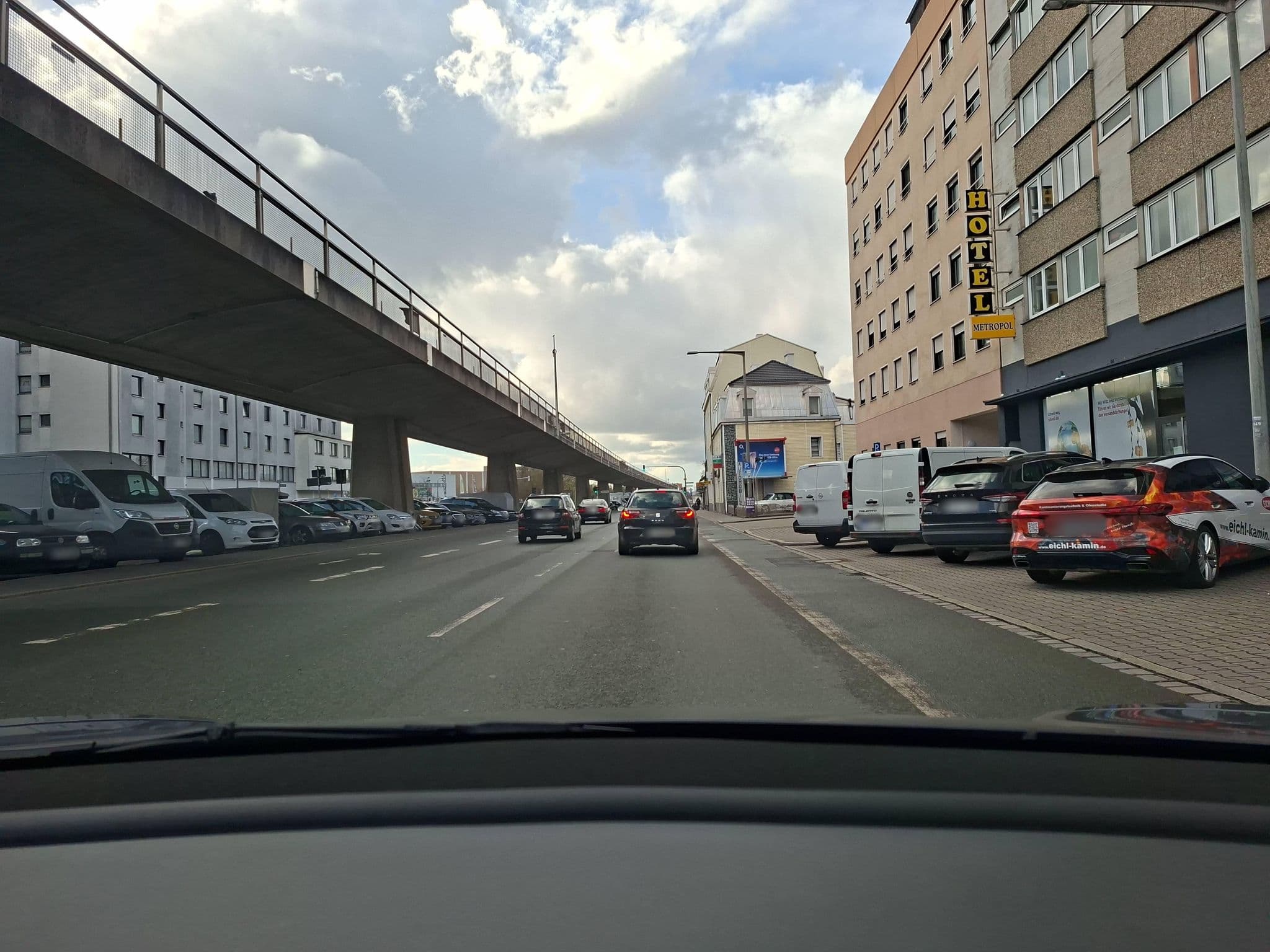 Street view near Hotel Garni Metropol, Wetzendorf — © Felix23 (CC BY-SA · Mapillary)