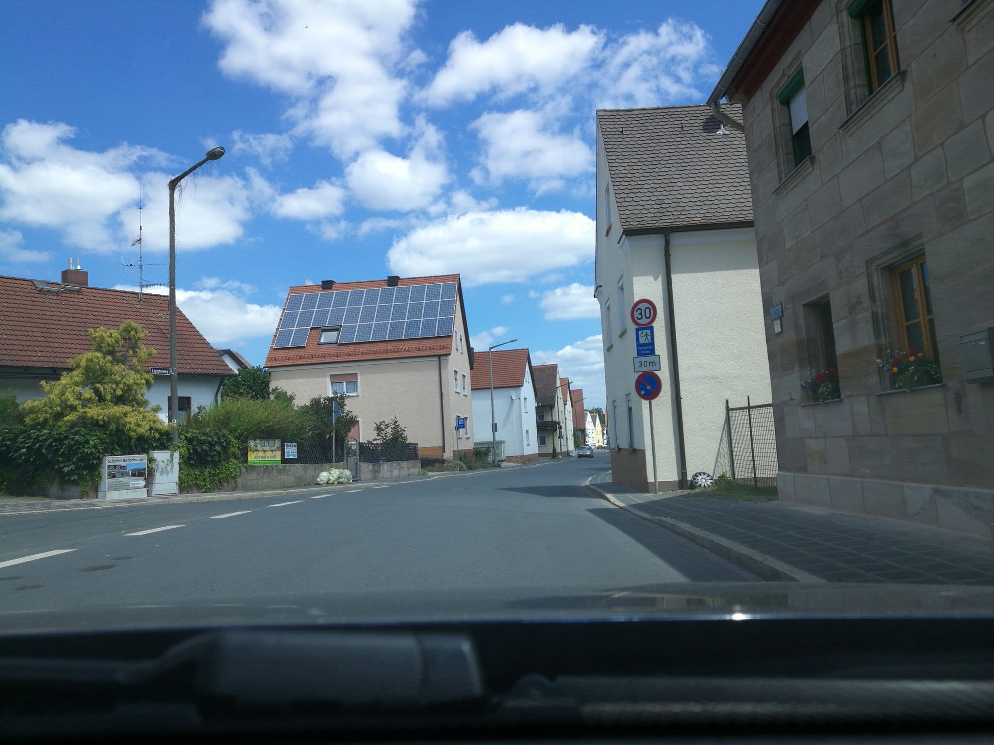 Street view near Apartment am Europakanal, Fürth — © mike409 (CC BY-SA · Mapillary)
