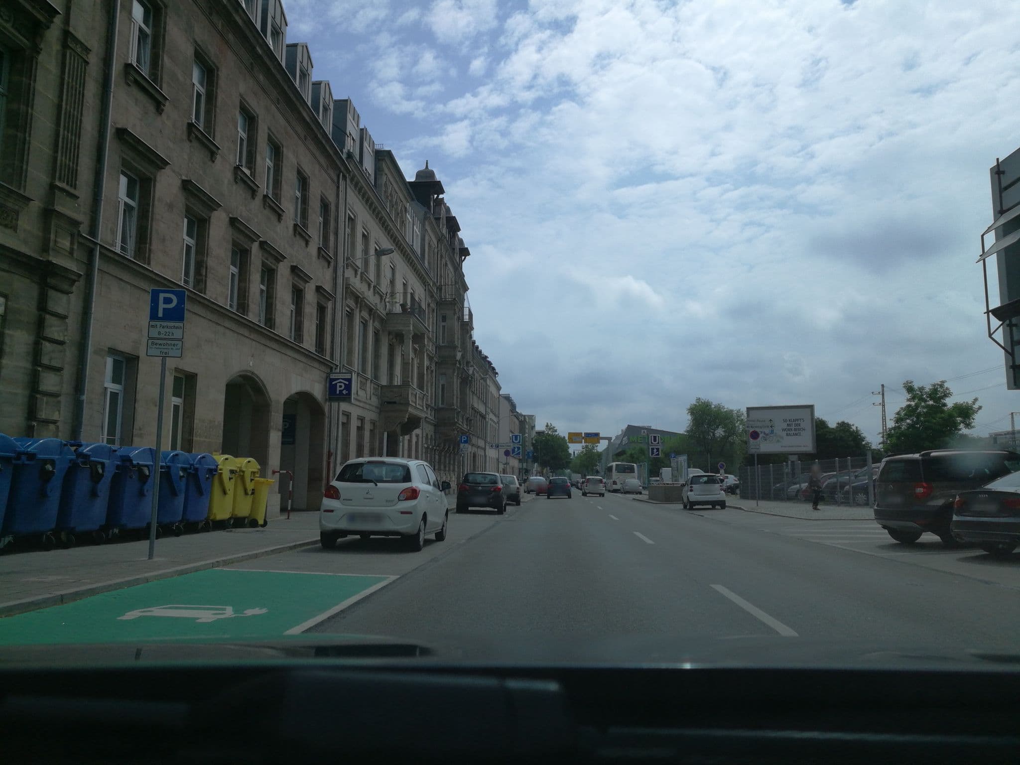 Street view near Appartments über den Wolken, Fürth — © mike409 (CC BY-SA · Mapillary)