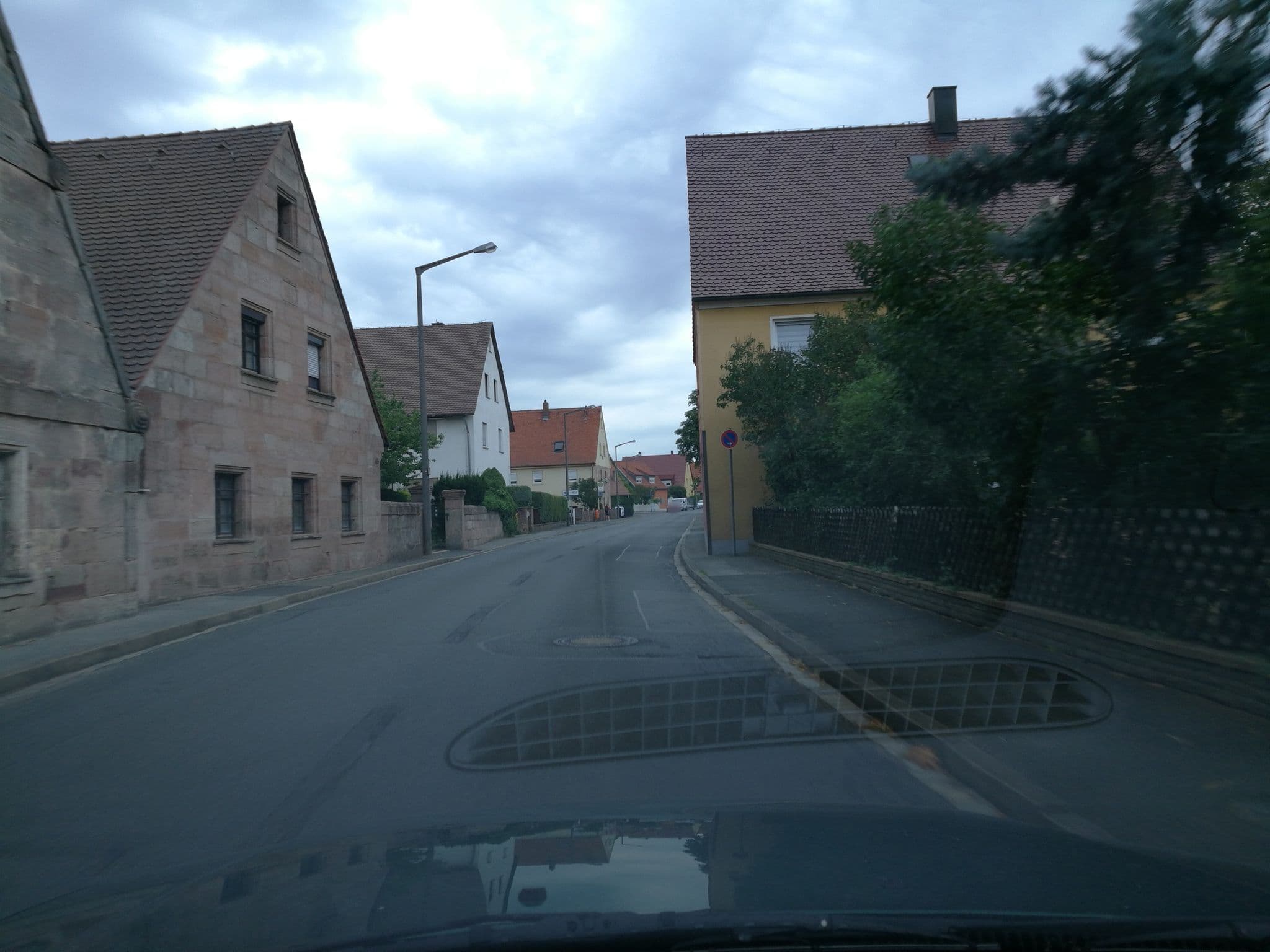 Street view near Hotel Käferstein Garni, Erlangen — © mike409 (CC BY-SA · Mapillary)