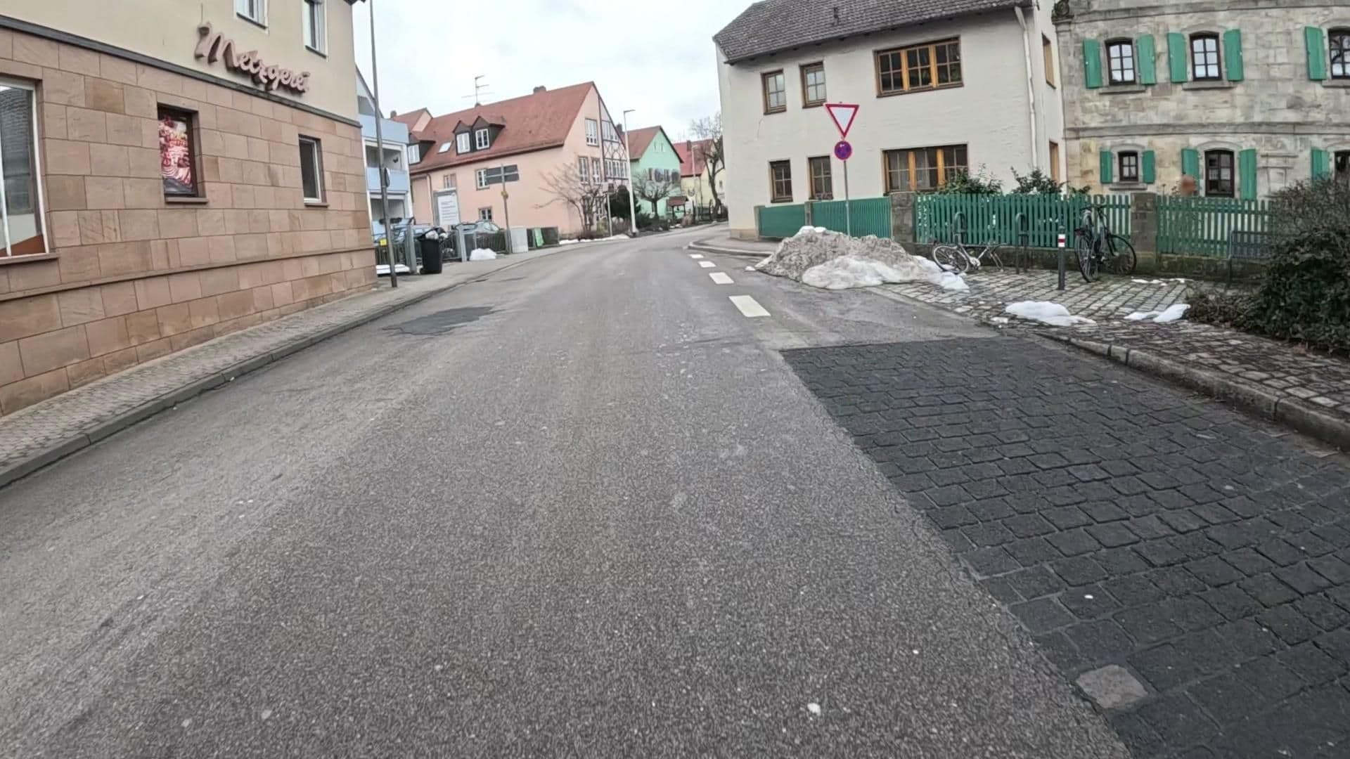 Street view near Gasthof & Metzgerei Güthlein, Erlangen — © Felix23 (CC BY-SA · Mapillary)