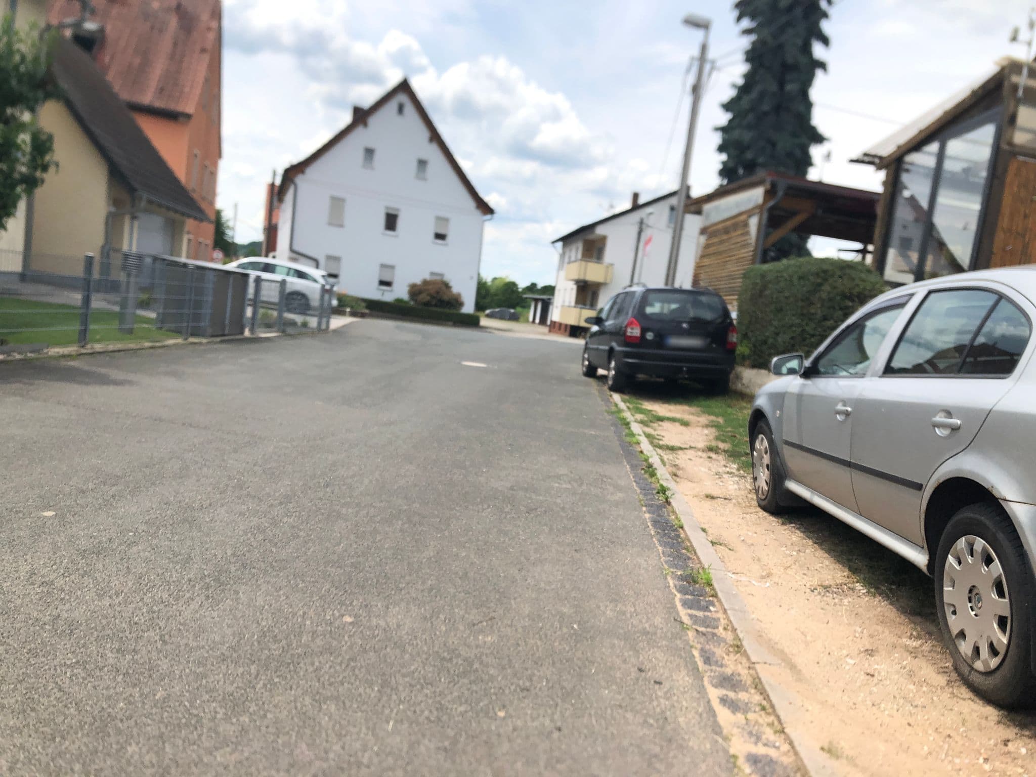 Street view near Pension Aurachtal, Herzogenaurach — © danfuh (CC BY-SA · Mapillary)