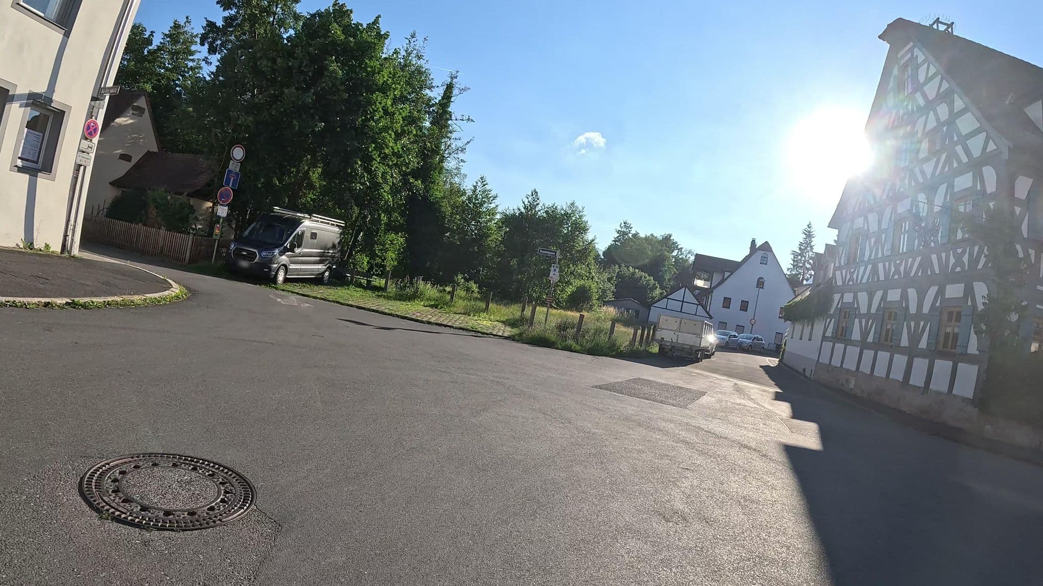 Street view near Hotel zum Schwarzen adler, Erlangen — © Felix23 (CC BY-SA · Mapillary)