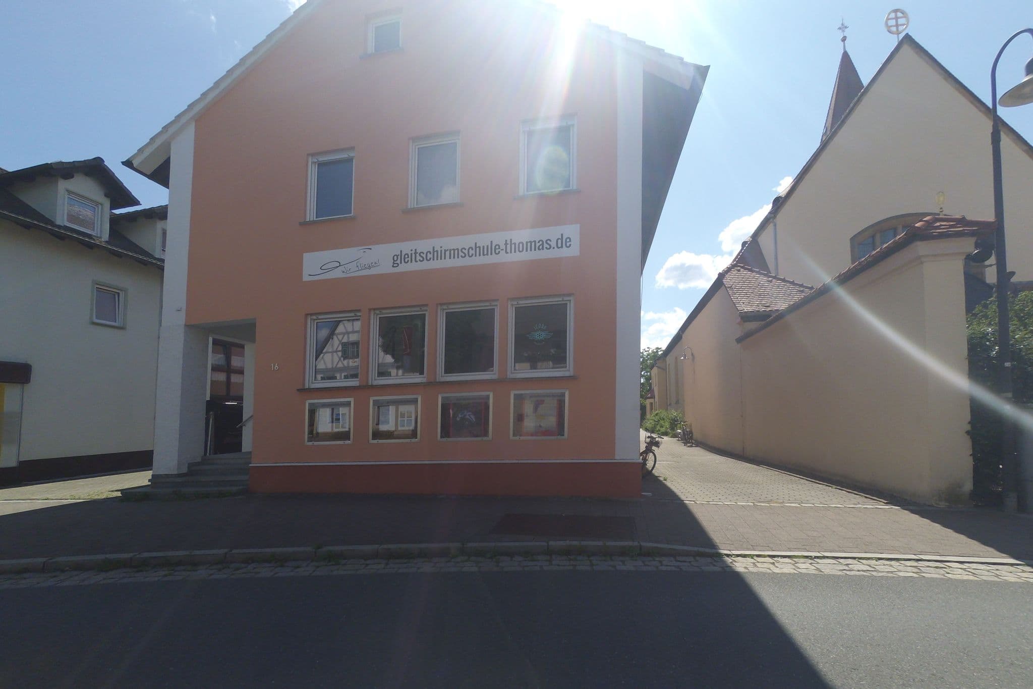 Street view near Gasthof Zur Post, Hemhofen — © wegavision (CC BY-SA · Mapillary)