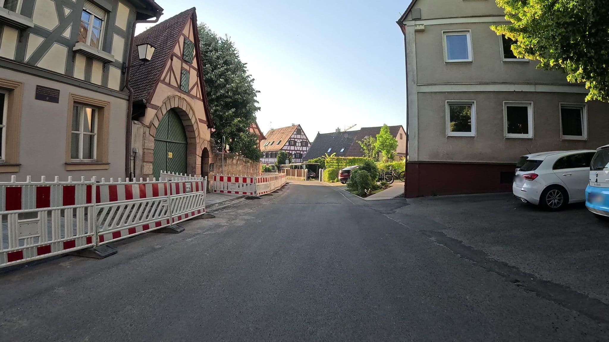 Street view near Hotel im Bauerngarten, Erlangen — © Felix23 (CC BY-SA · Mapillary)
