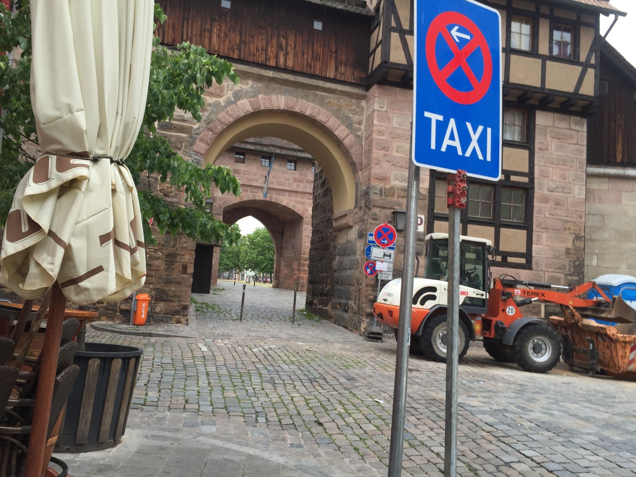 Street view near Ferienwohnung Ludwigstraße, Nuremberg — © derzornigemarkus (CC BY-SA · Mapillary)