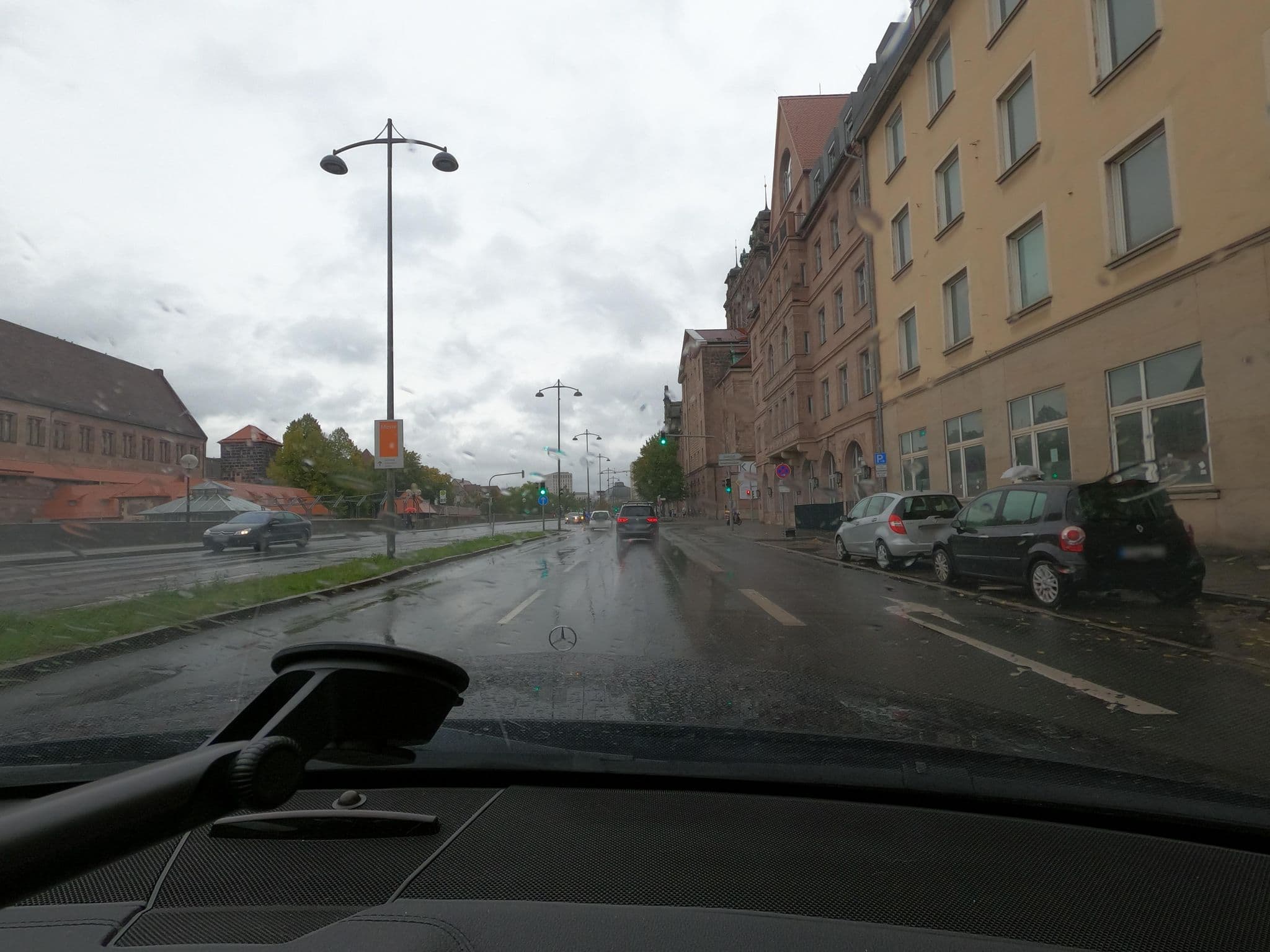 Street view near Hotel Deutscher Hof, Nuremberg — © saschahaberkorn (CC BY-SA · Mapillary)
