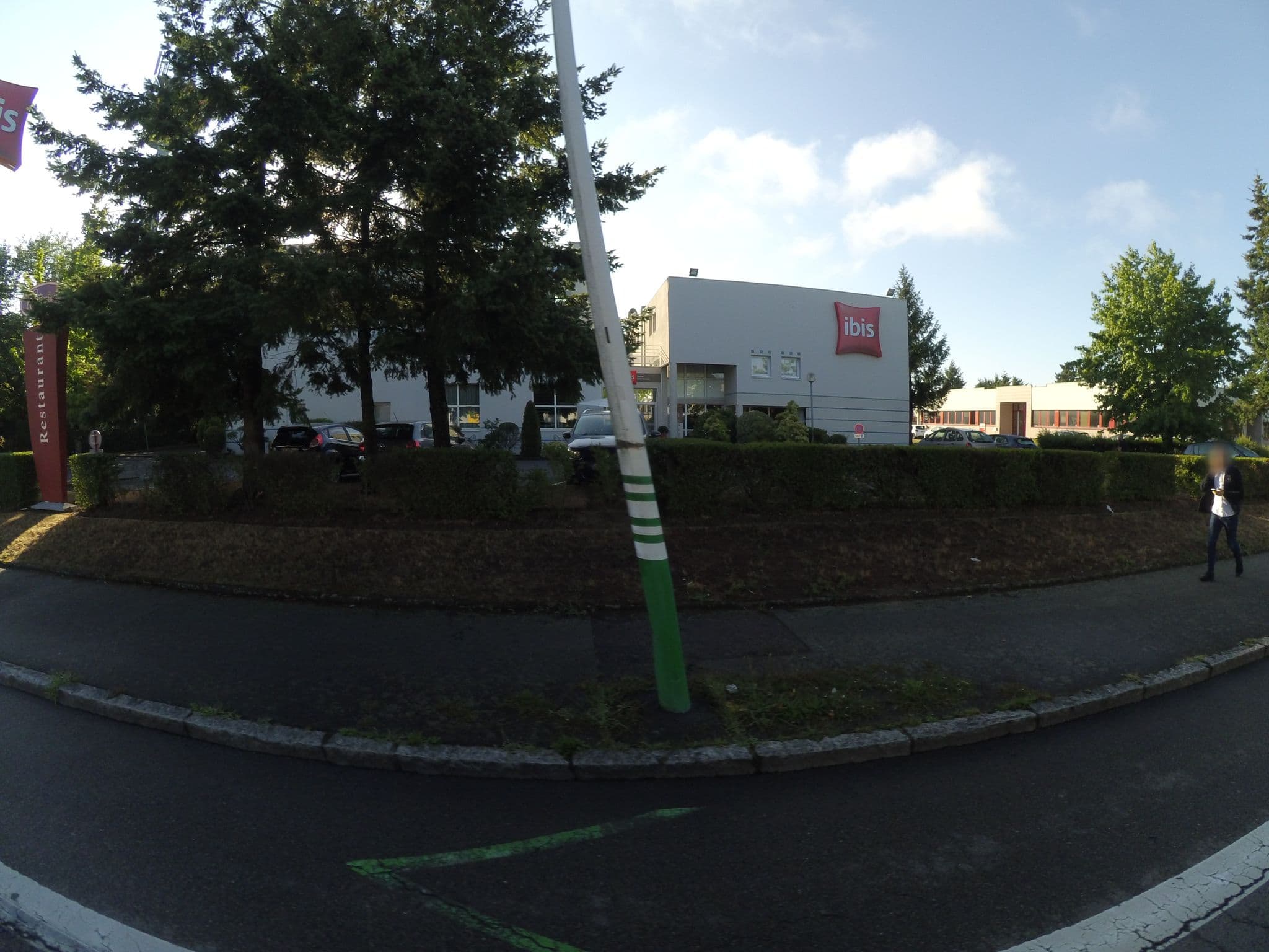 Street view near Hôtel Ibis, Saint-Herblain — © stephanep (CC BY-SA · Mapillary)