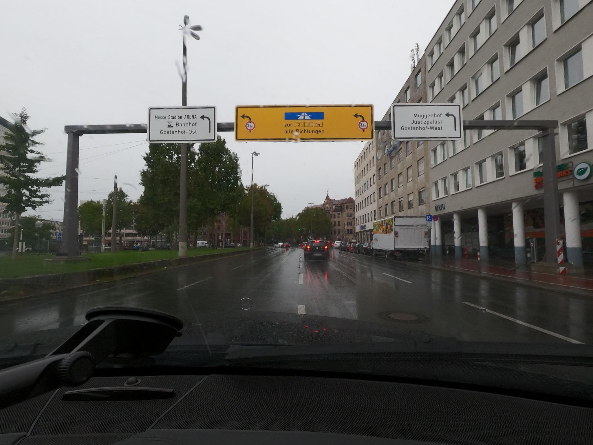 Street view near Hotel am Plärrer, Nuremberg — © saschahaberkorn (CC BY-SA · Mapillary)