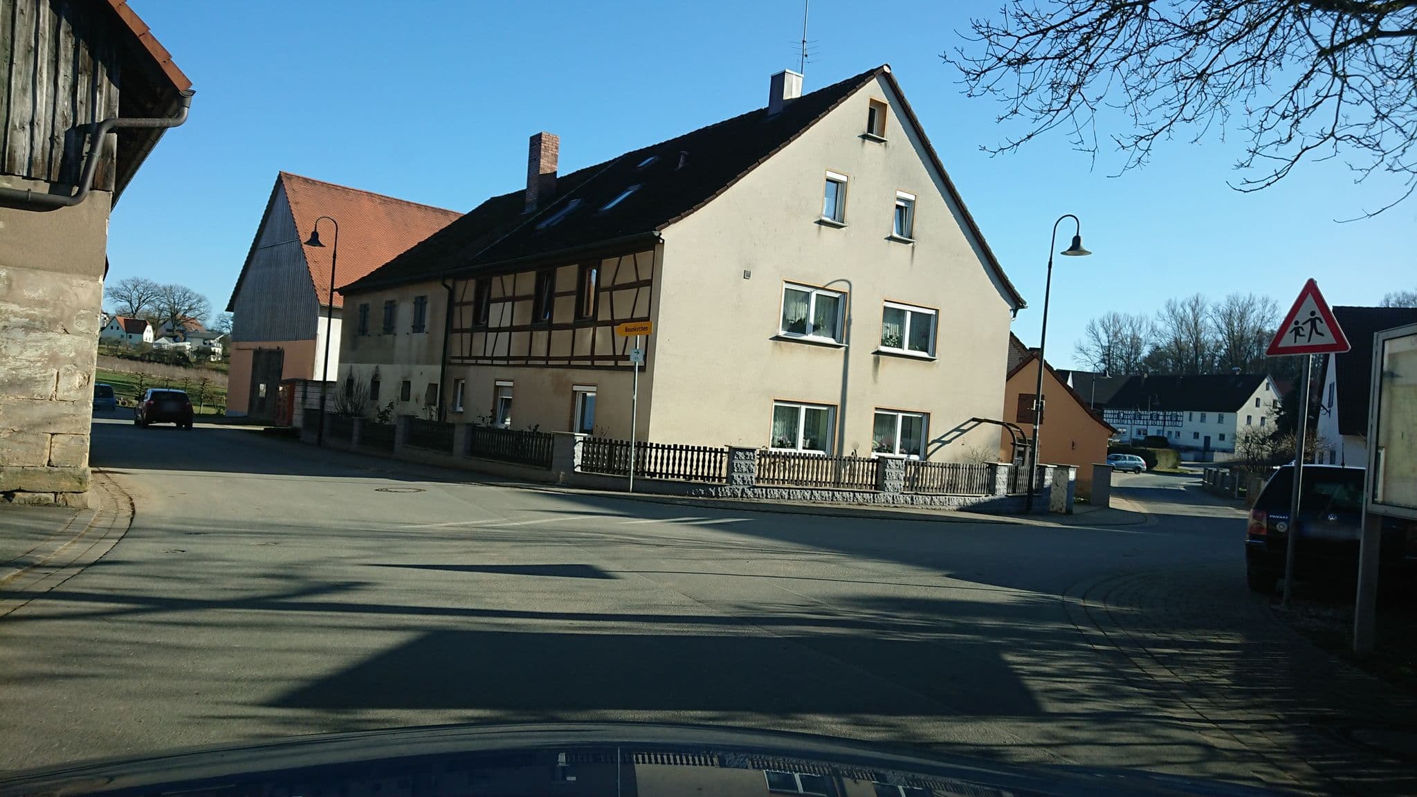 Street view near Gasthaus Traube, Hetzles — © tiefseeaal (CC BY-SA · Mapillary)