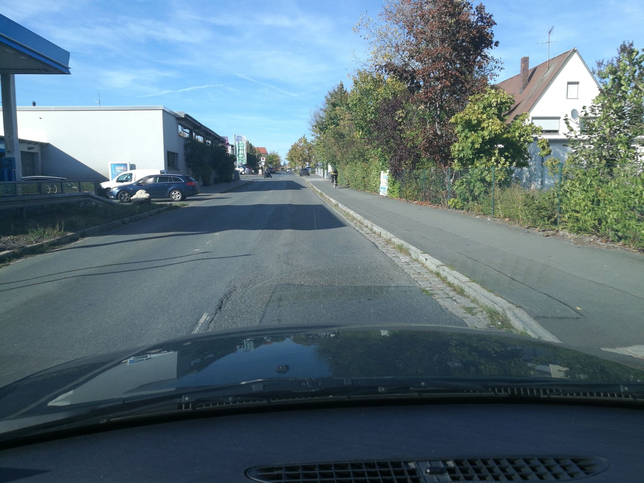 Street view near Tankbars Hotelchen, Heroldsberg — © mike409 (CC BY-SA · Mapillary)
