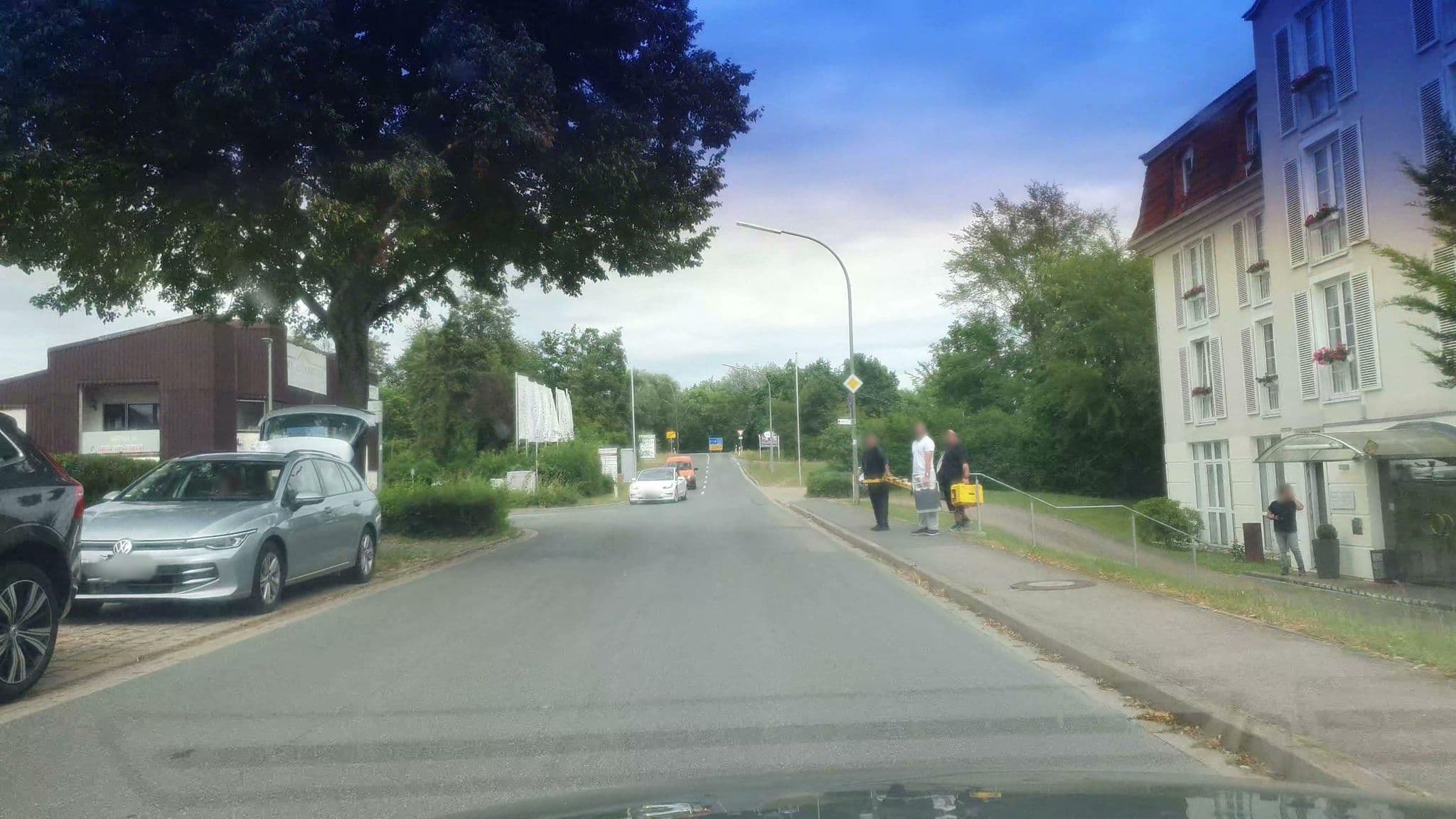 Street view near Rosenhof Hotel Bamberg, Kemmern — © r66 (CC BY-SA · Mapillary)