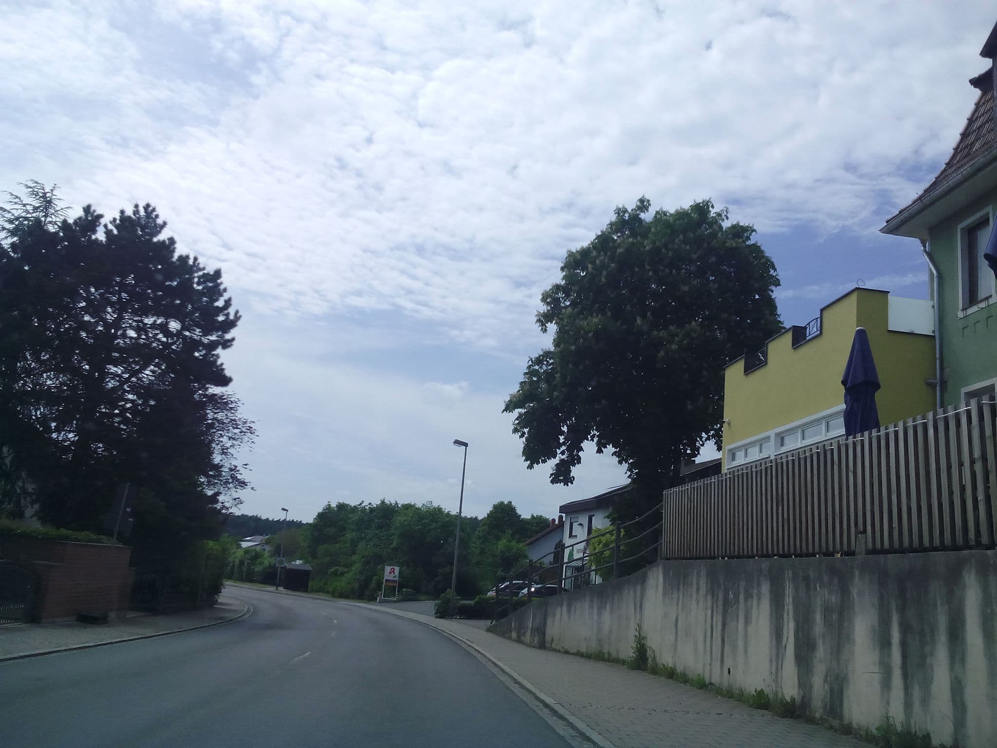 Street view near Grüner Baum, Weitramsdorf — © su1dakra (CC BY-SA · Mapillary)